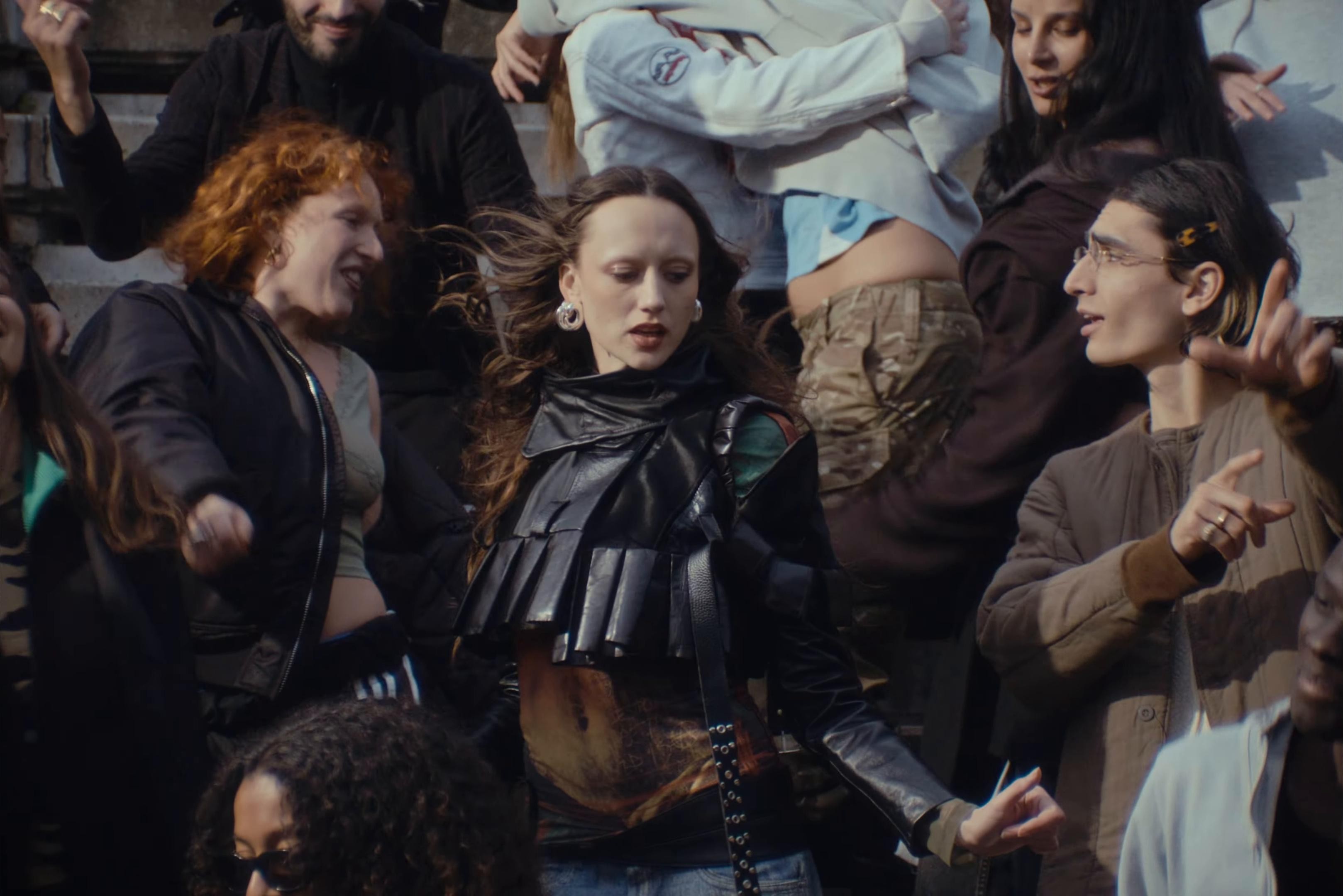 Uuu (2024) —  shot,  lighting