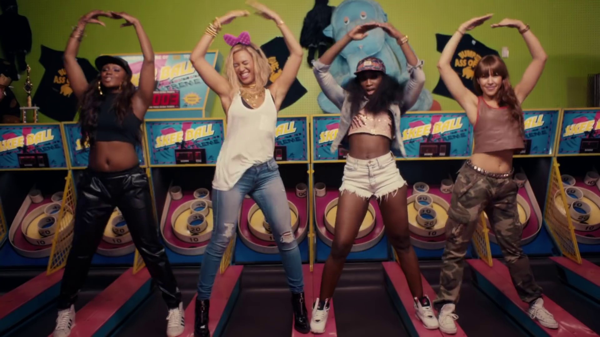 XO (2021) —  shot,  lighting