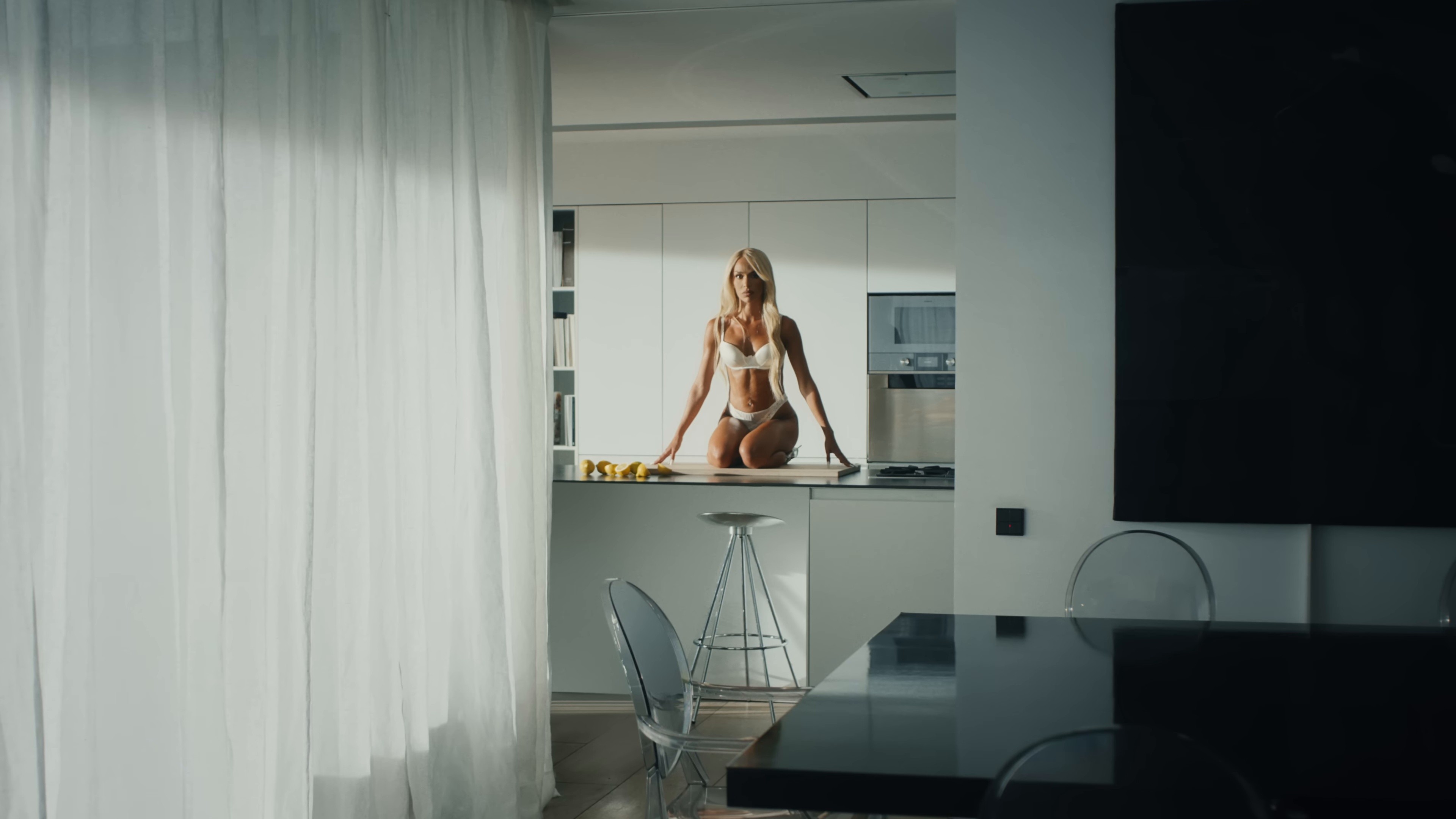 Da Me (2025) —  shot,  lighting