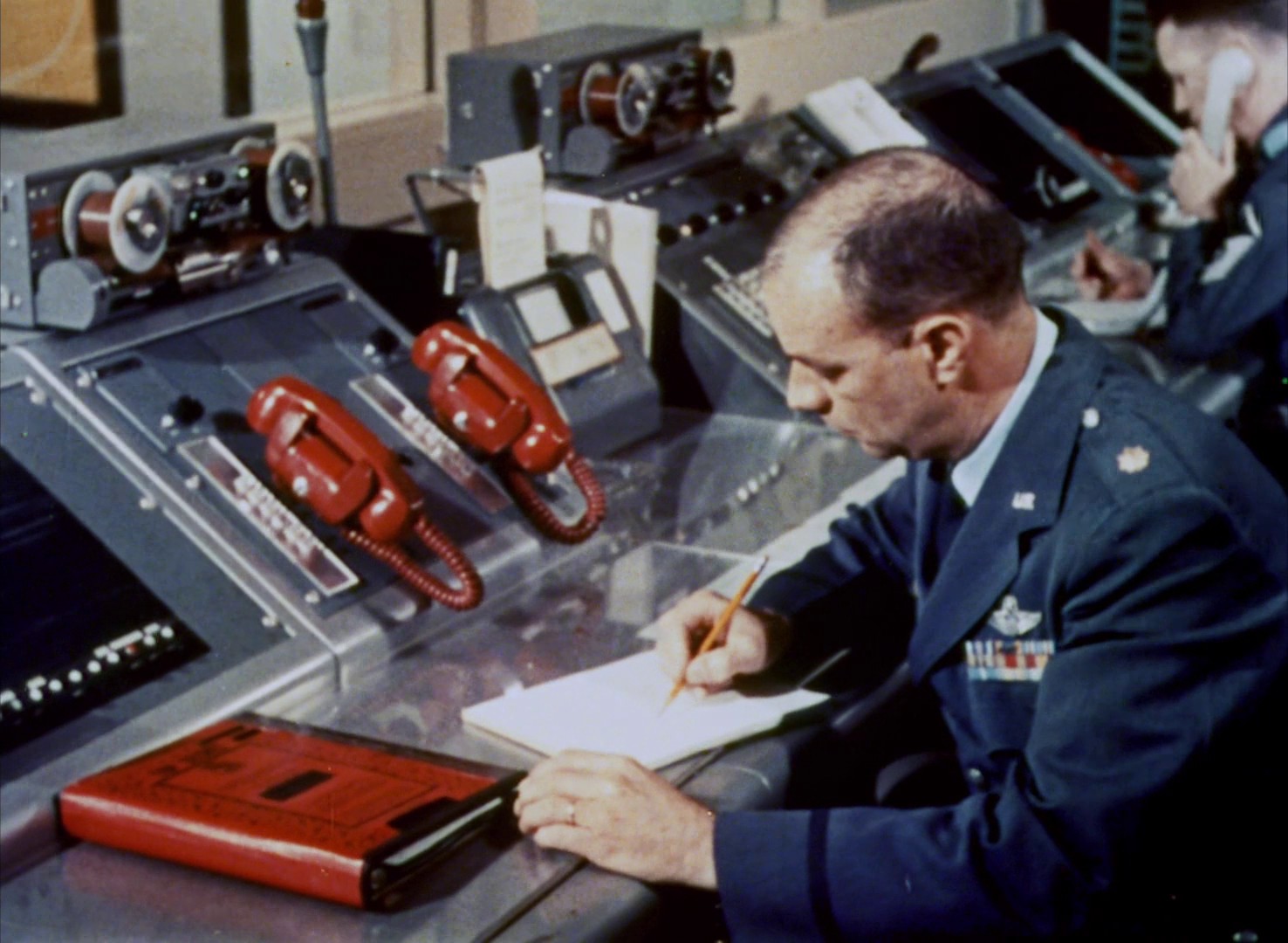 Santa Claus Conquers the Martians (1964) —  shot,  lighting