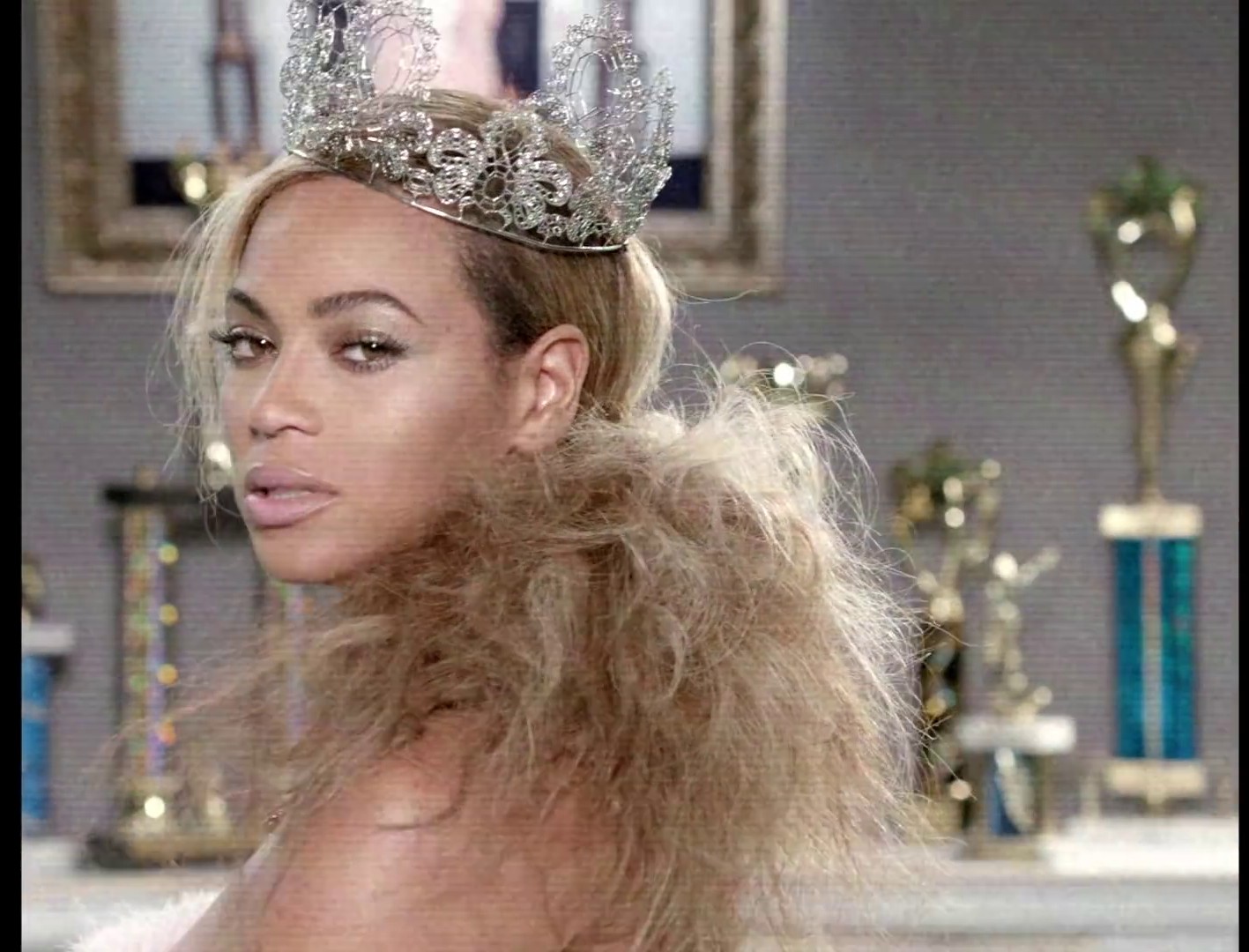 Grown Woman (2014) —  shot,  lighting