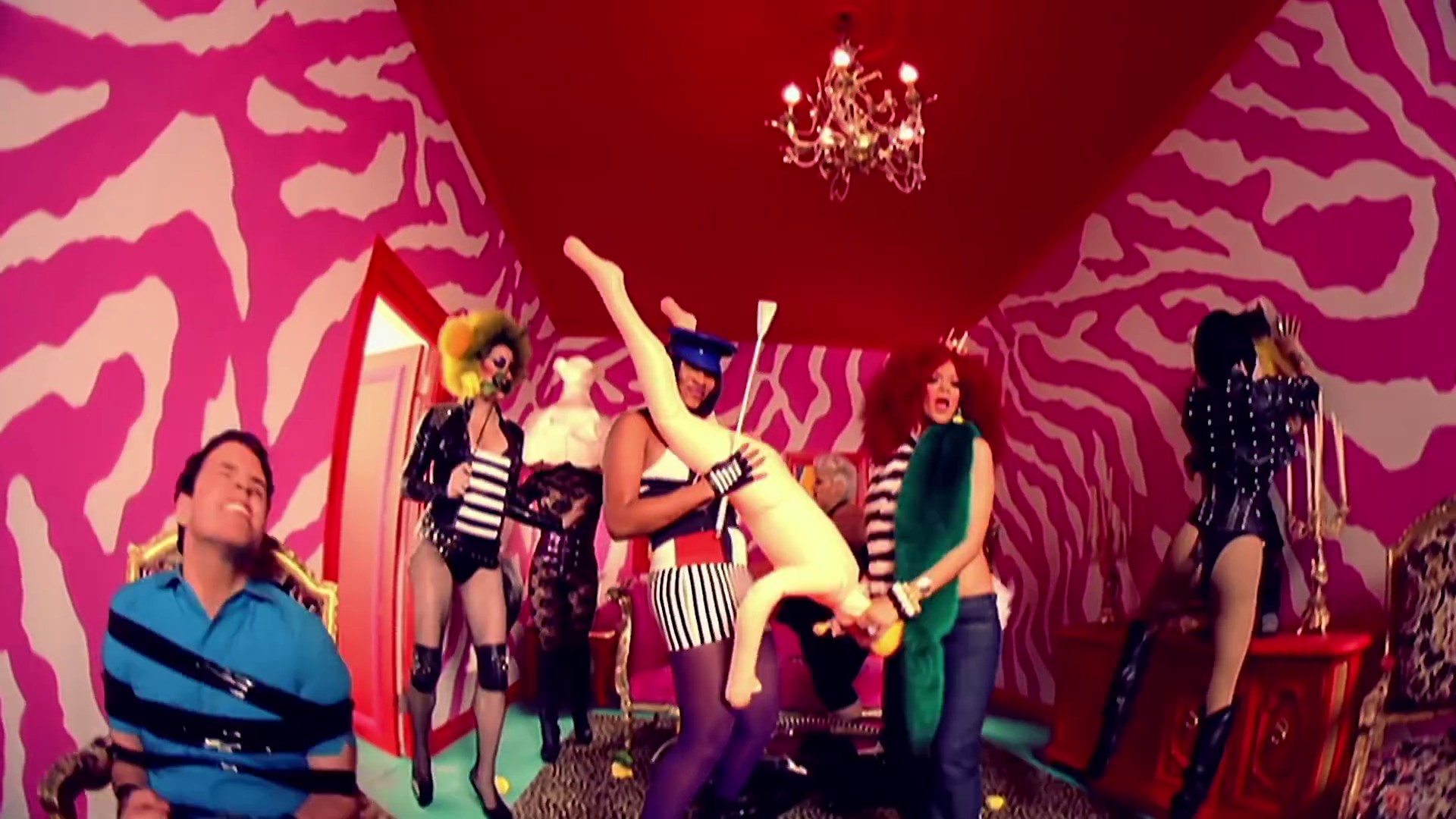 S&M (2011) —  shot,  lighting