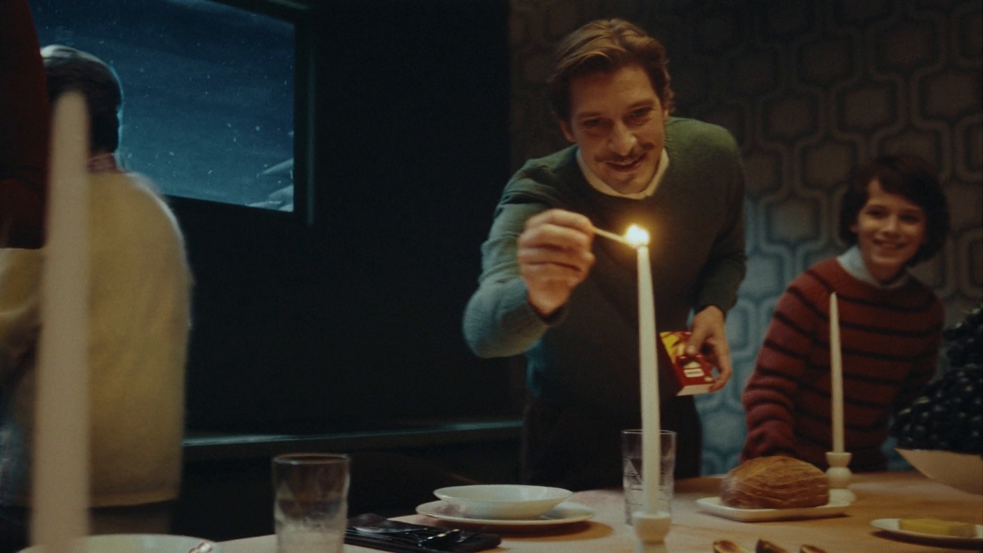 NY 2025 | Gold Apple (2024) —  shot,  lighting