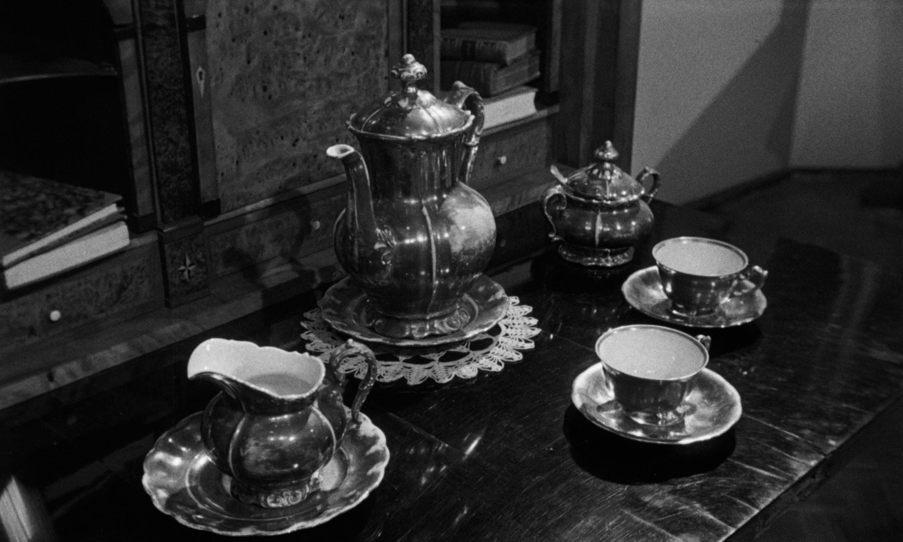 Ashes and Diamonds (1961) —  shot,  lighting