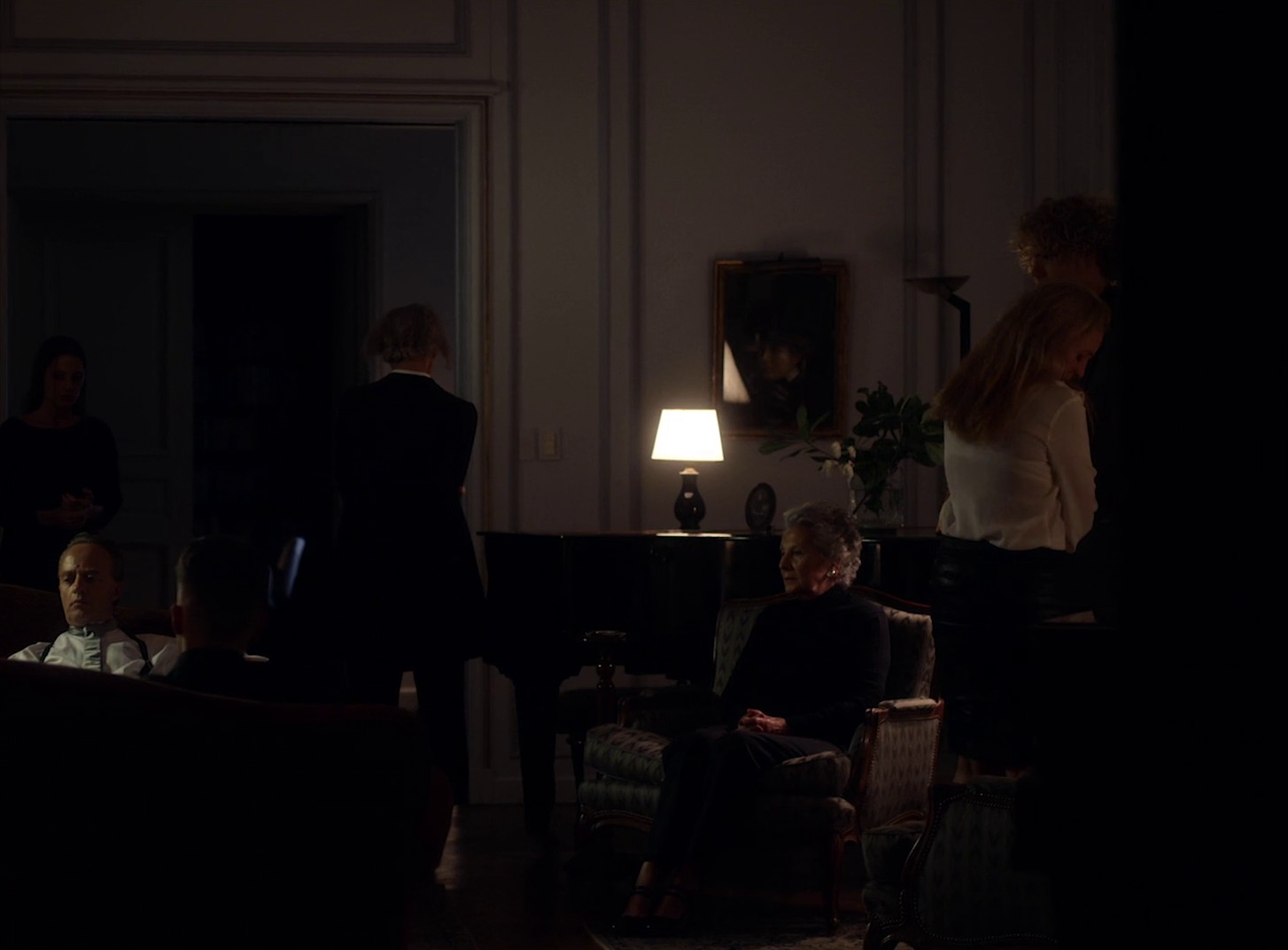 Montañas Aquietadas (2018) —  shot,  lighting