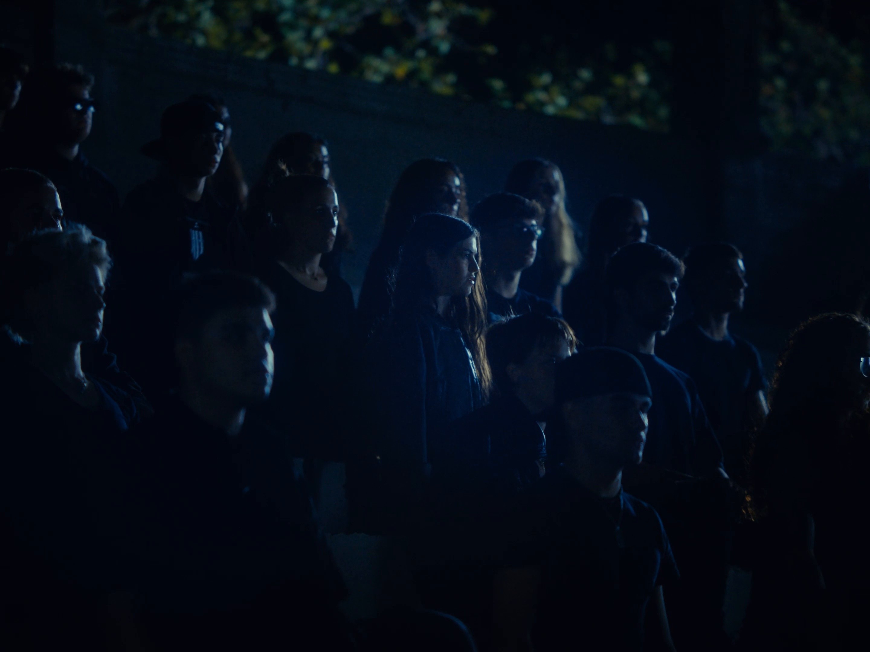 NO PIENSO LLAMAR (2023) —  shot,  lighting