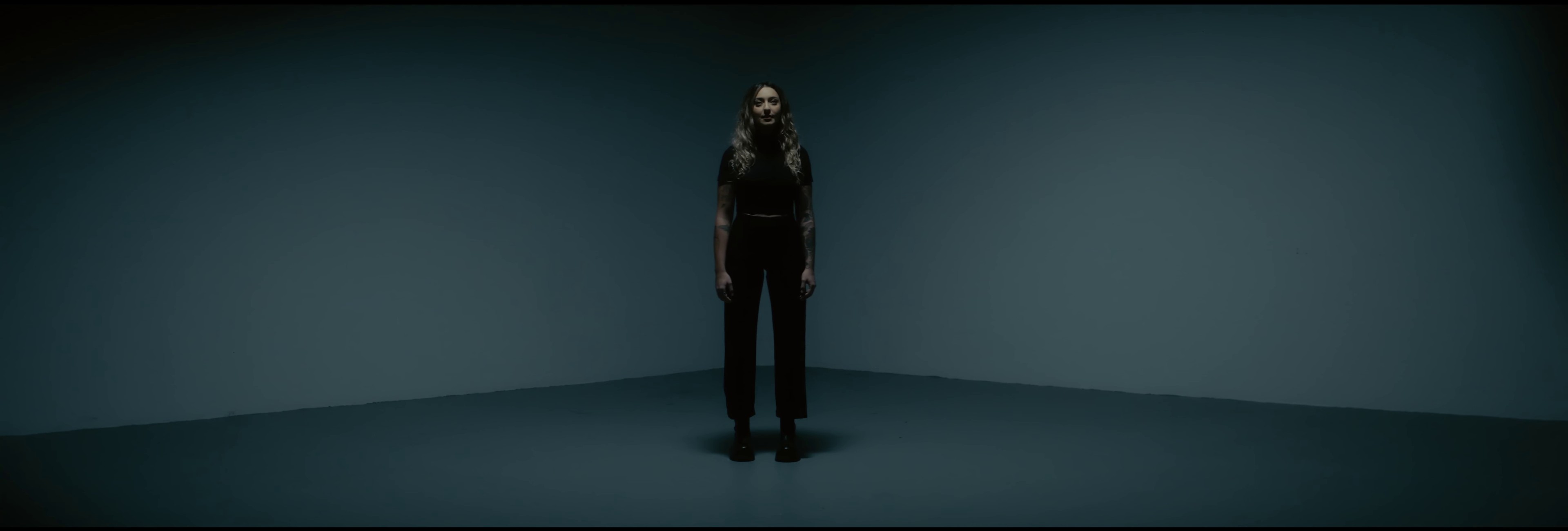 Drug dealin (2022) —  shot,  lighting