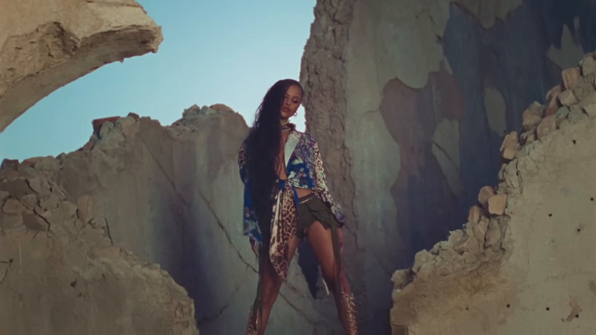 DYNAMITE  (2025) —  shot,  lighting