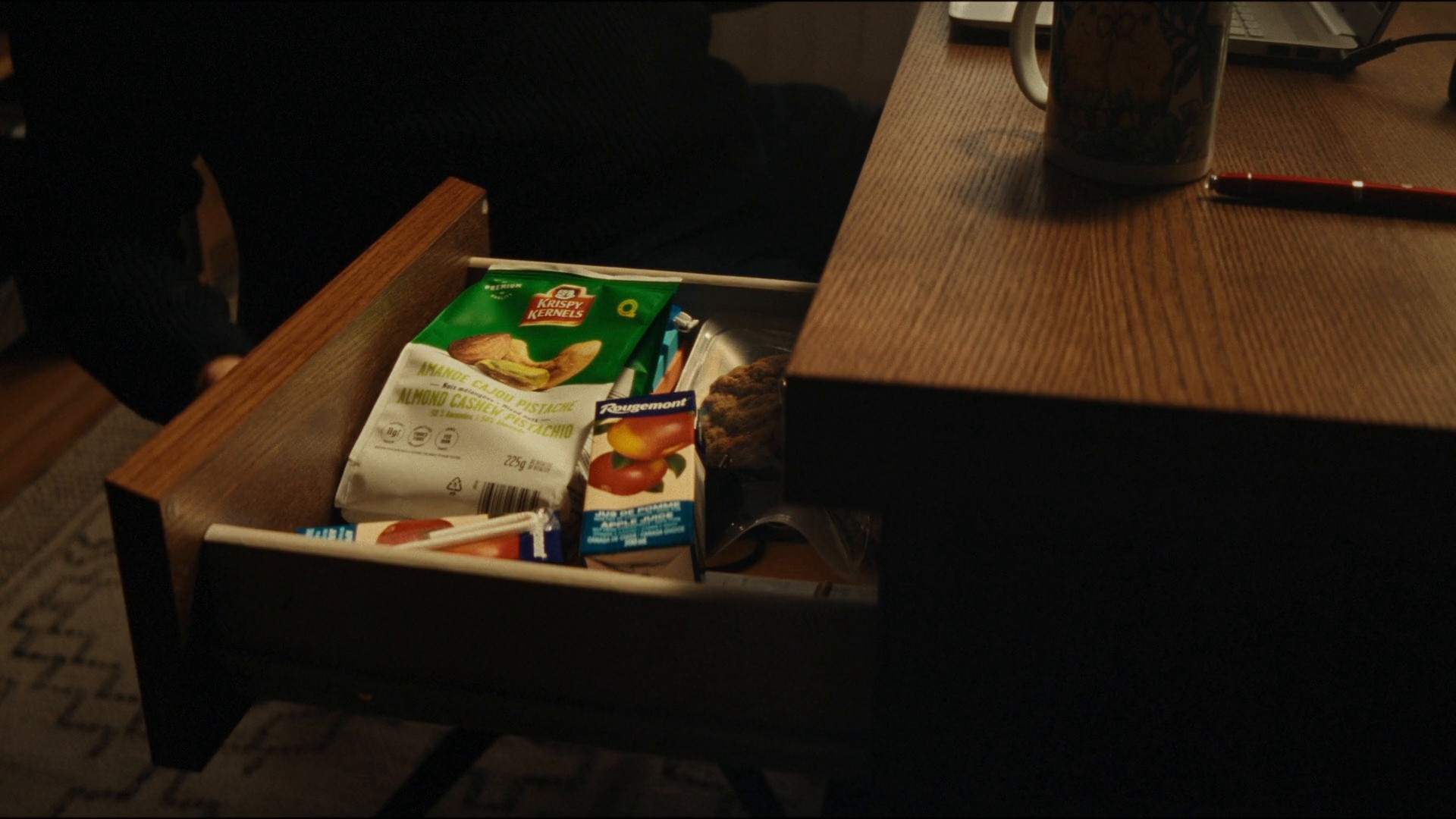 Aliments du Québec - Bye bye 2023 (2024) —  shot,  lighting