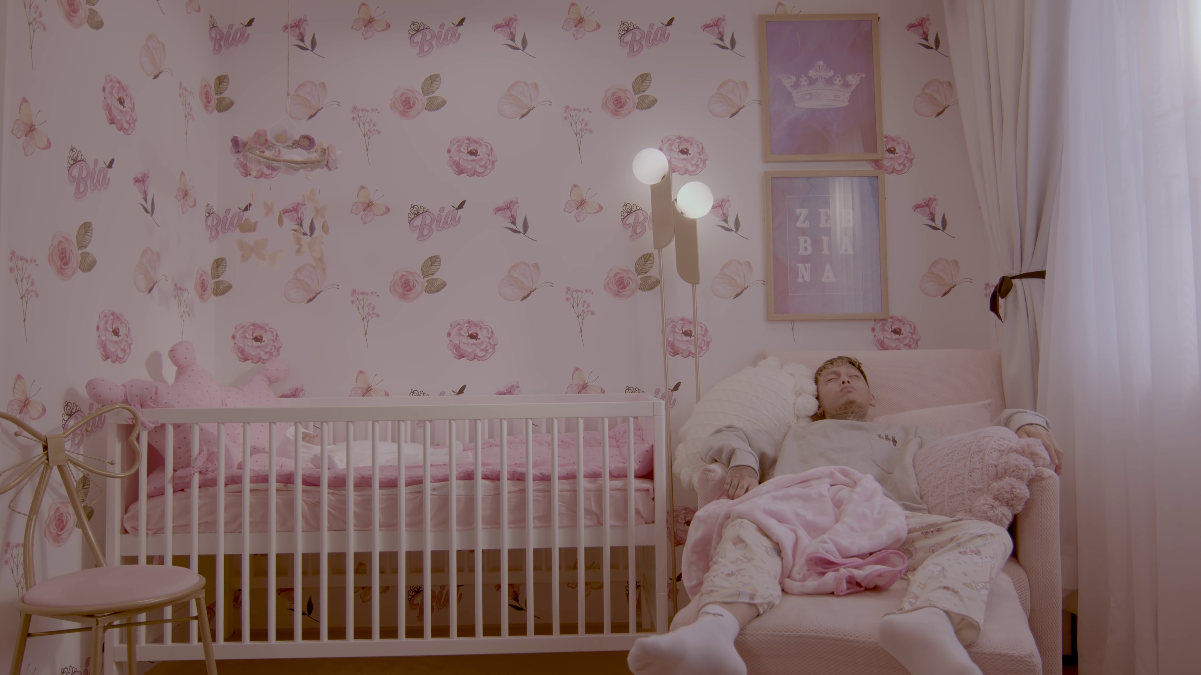 Lagi (2021) —  shot,  lighting