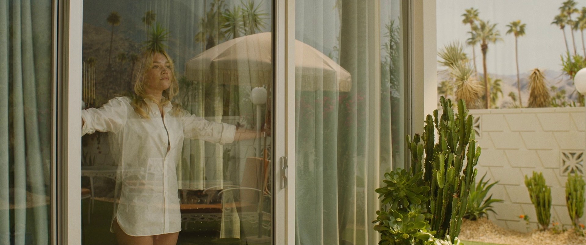 Don't Worry Darling (2022) —  shot,  lighting