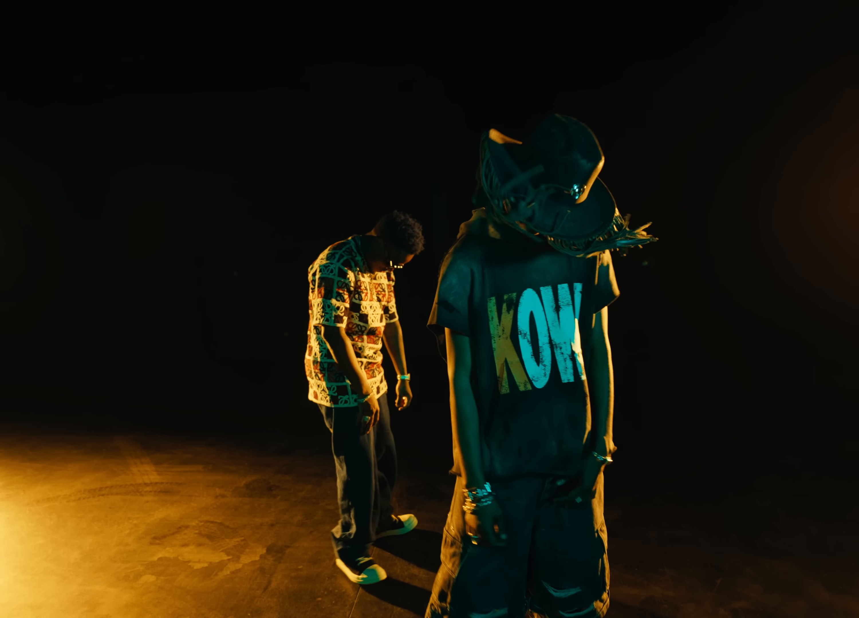 Fatigué (remix) (2024) —  shot,  lighting