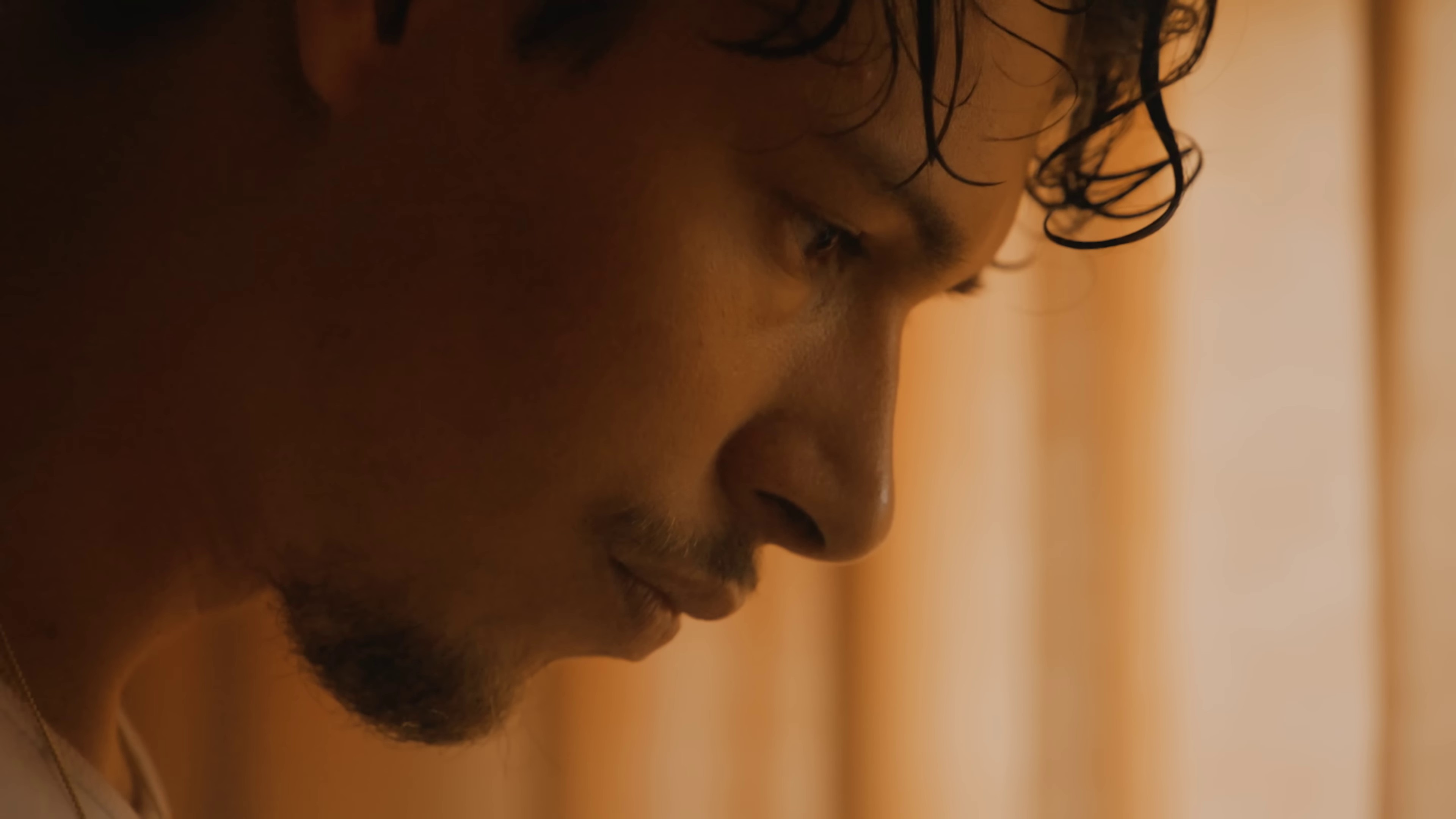 Hôtel 5 étoiles  (2022) —  shot,  lighting