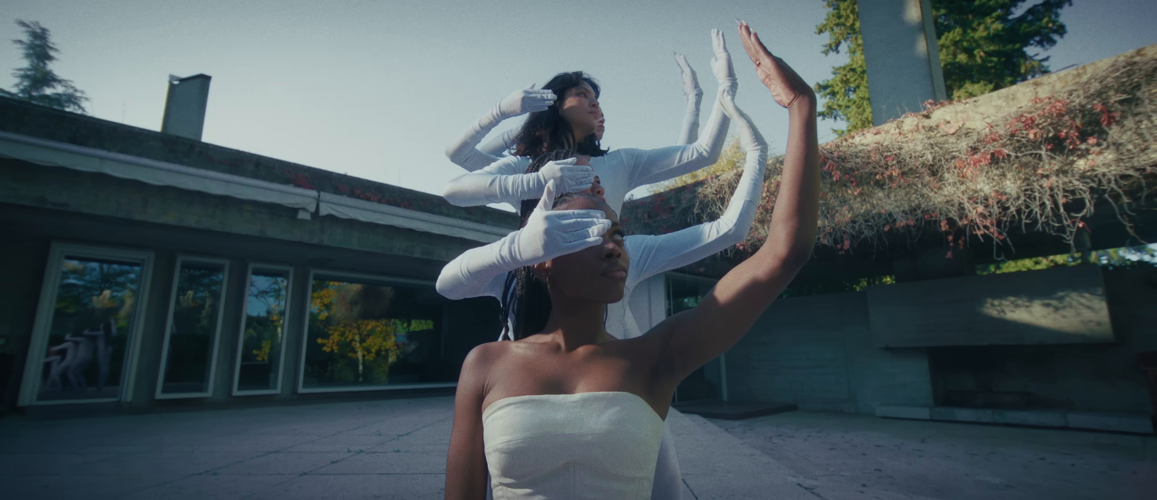 SAL Y AGUA BENDITA (2025) —  shot,  lighting