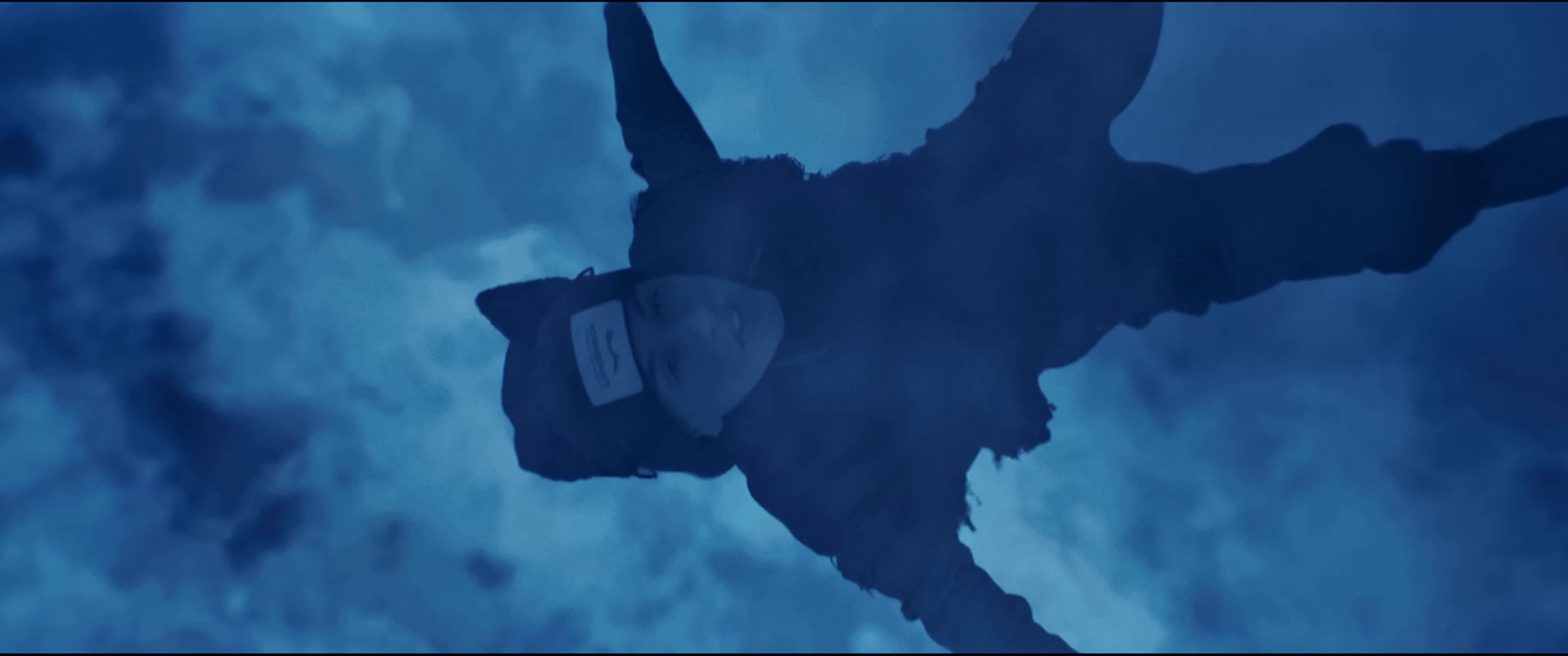 Como Yo :( (2023) —  shot,  lighting