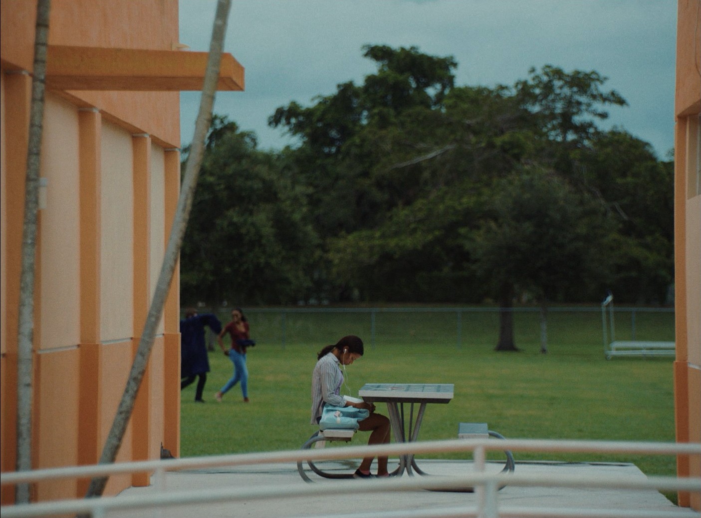 Waves (2019) —  shot,  lighting