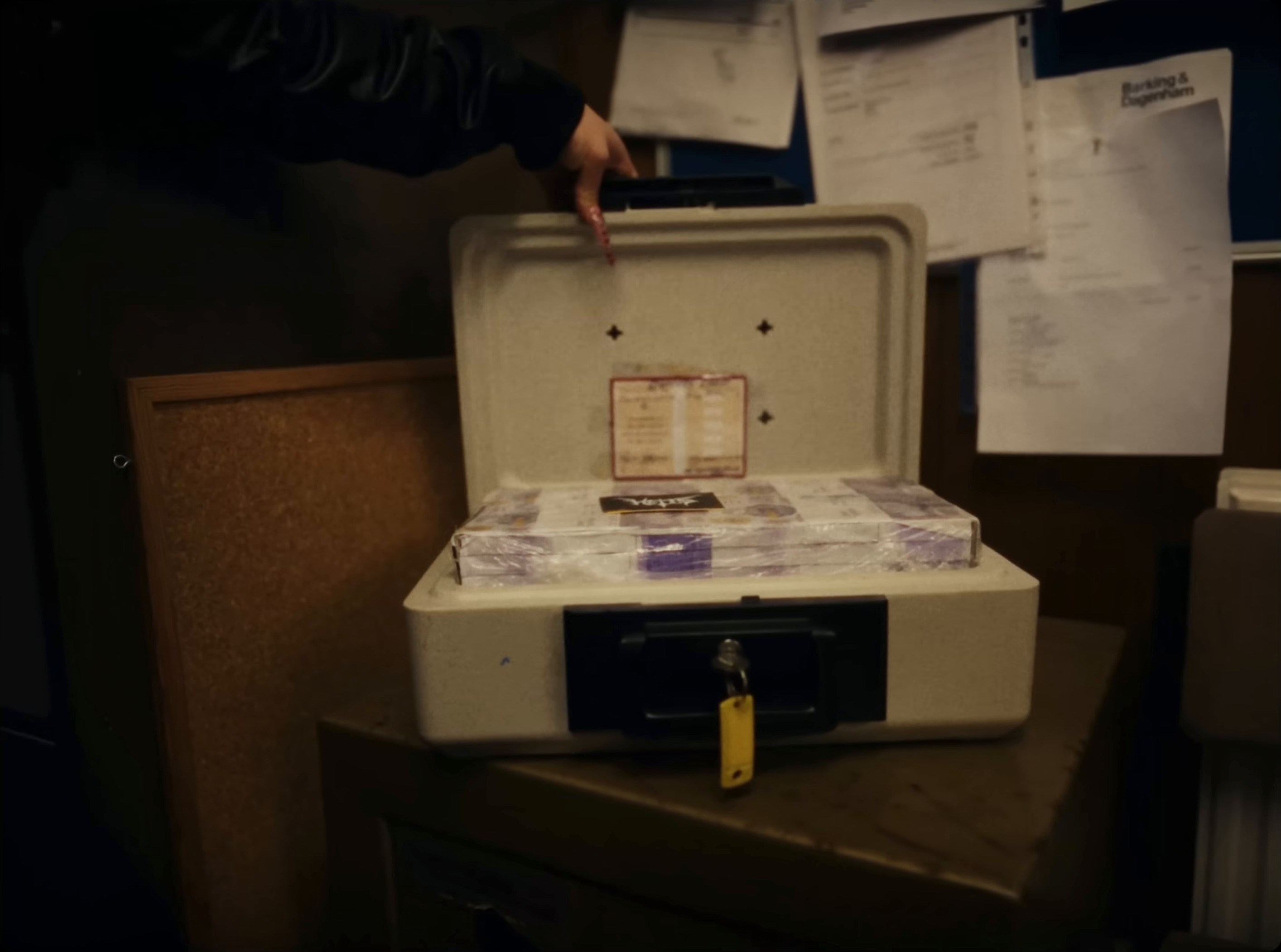 Fi Kan We Kan (2024) —  shot,  lighting