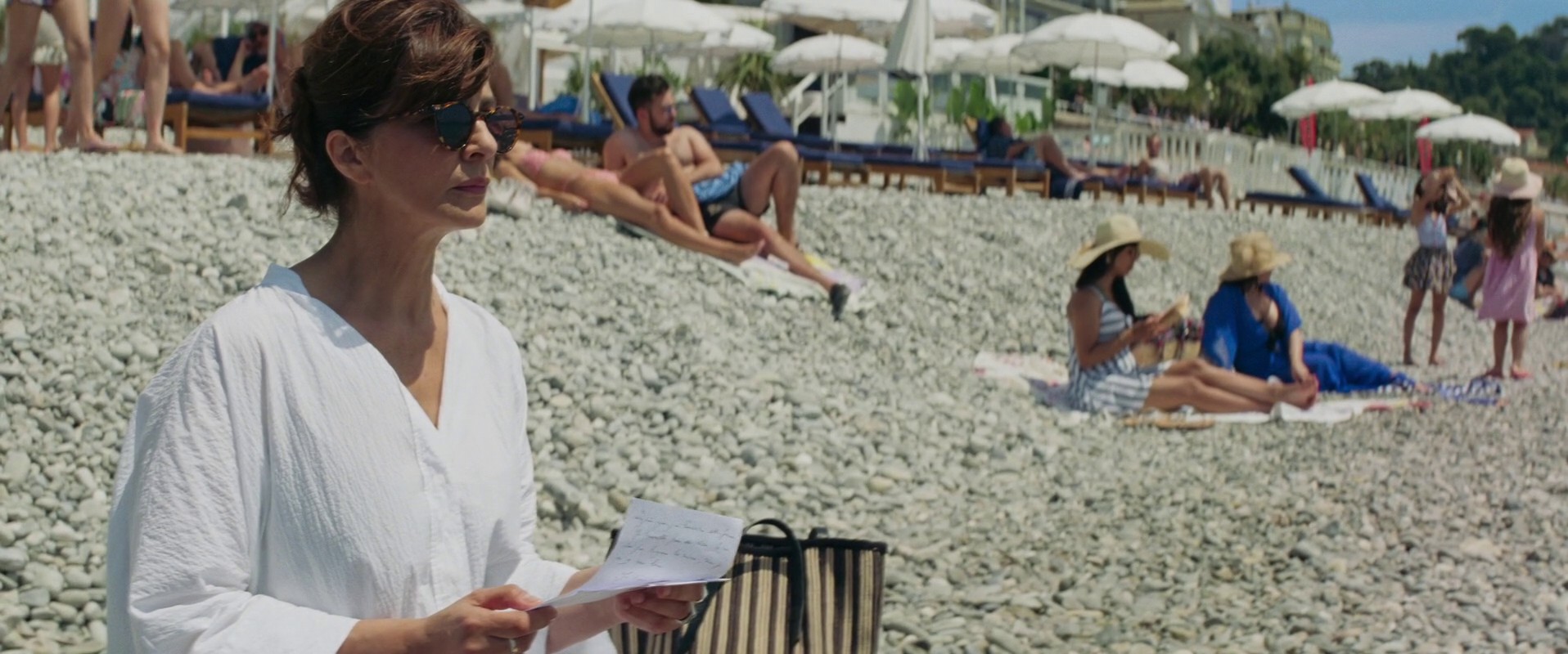 Mascarade (2022) —  shot,  lighting