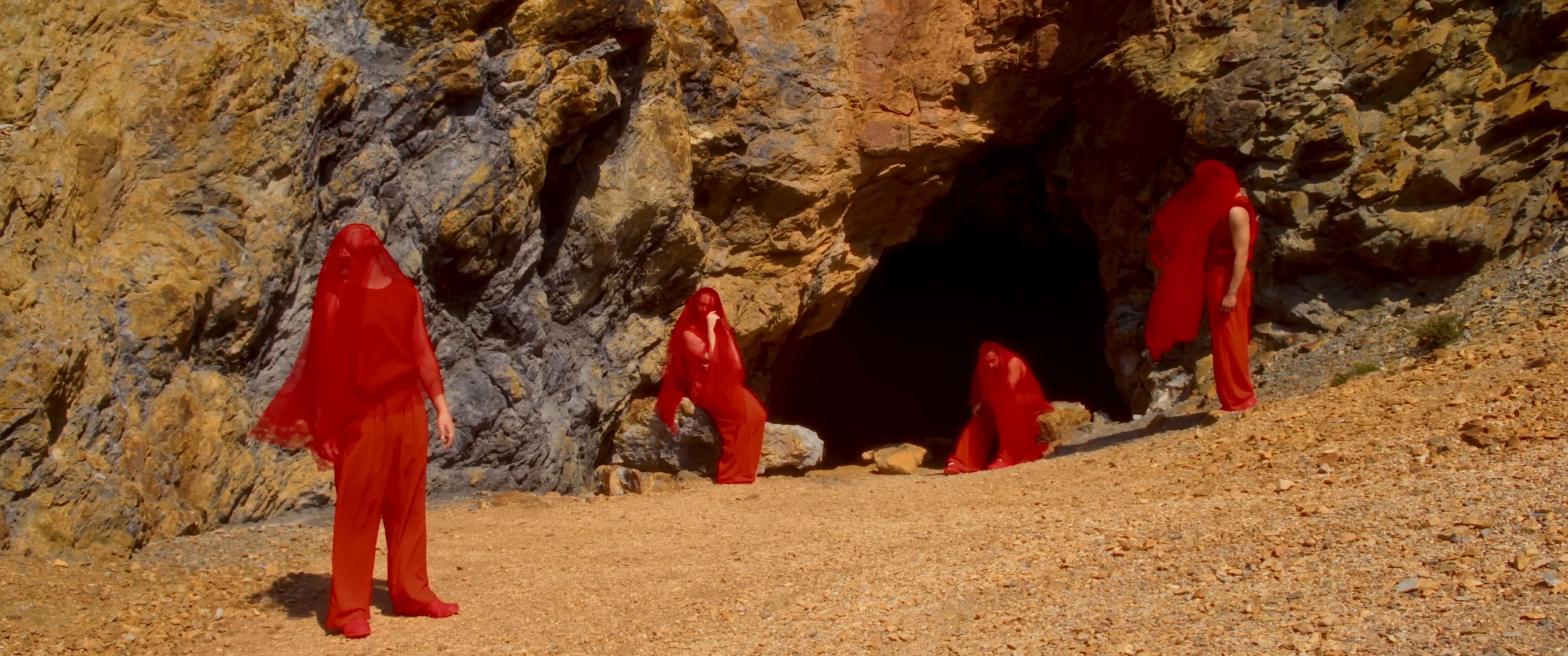 Saoirse  (2025) —  shot,  lighting