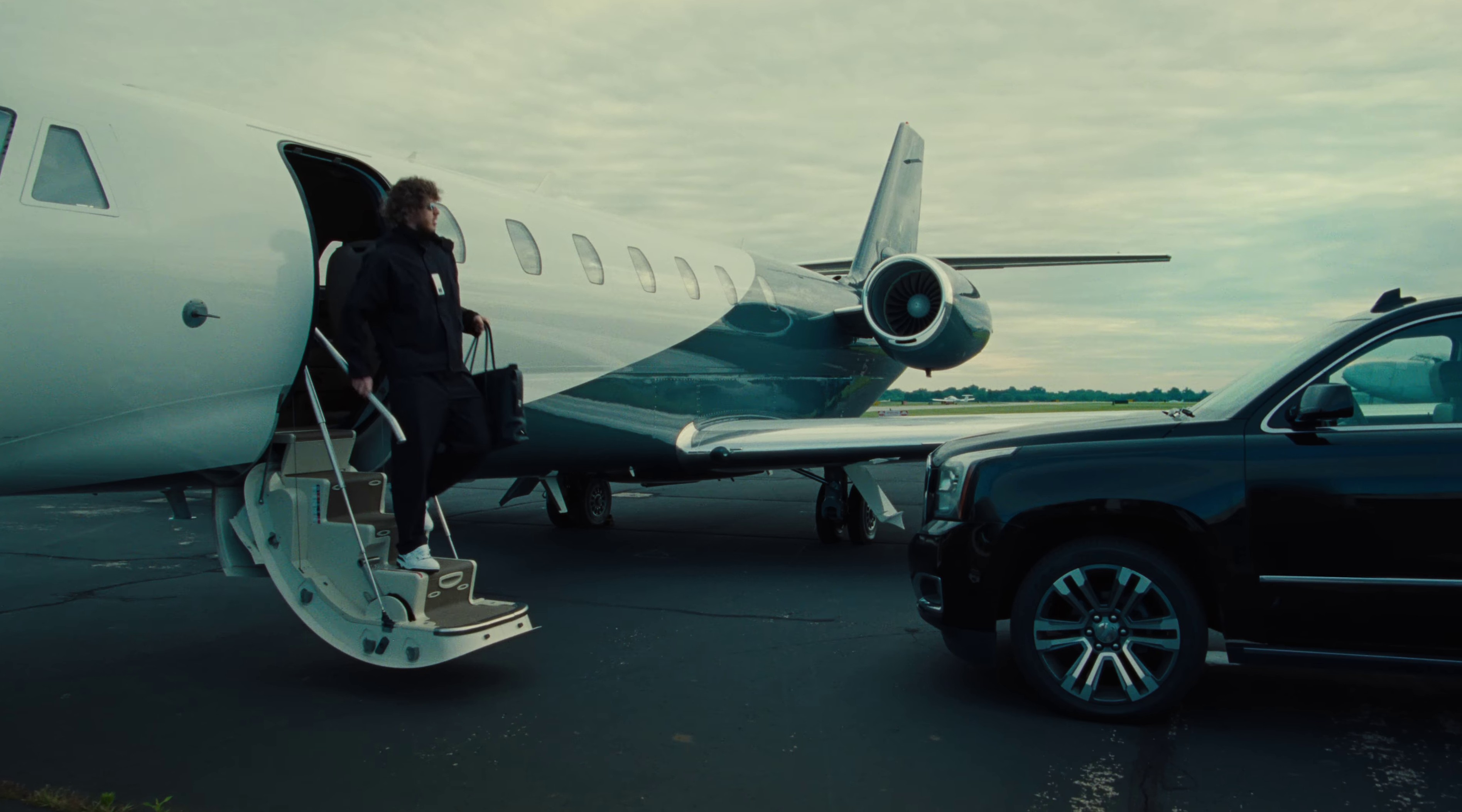 Gang Gang Gang (2023) —  shot,  lighting