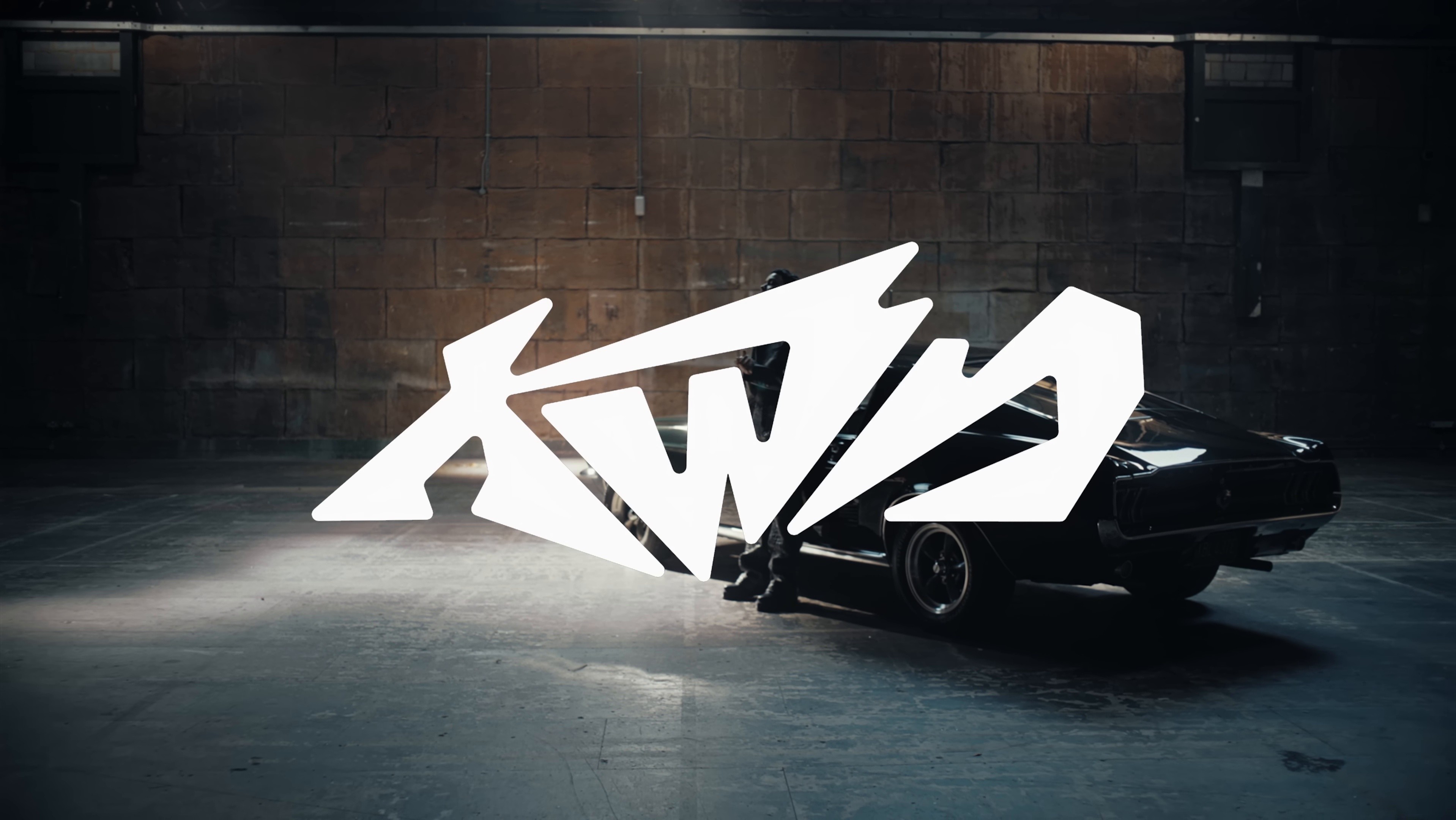 worst behaviour (2025) —  shot,  lighting