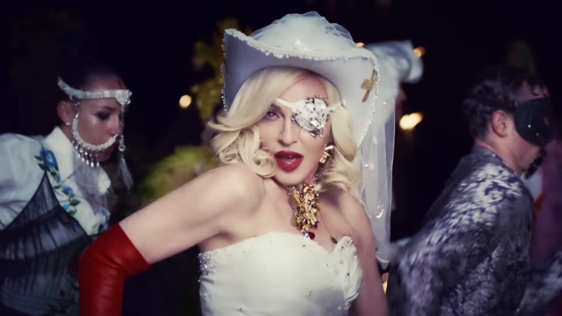 Medellín (2019) —  shot,  lighting