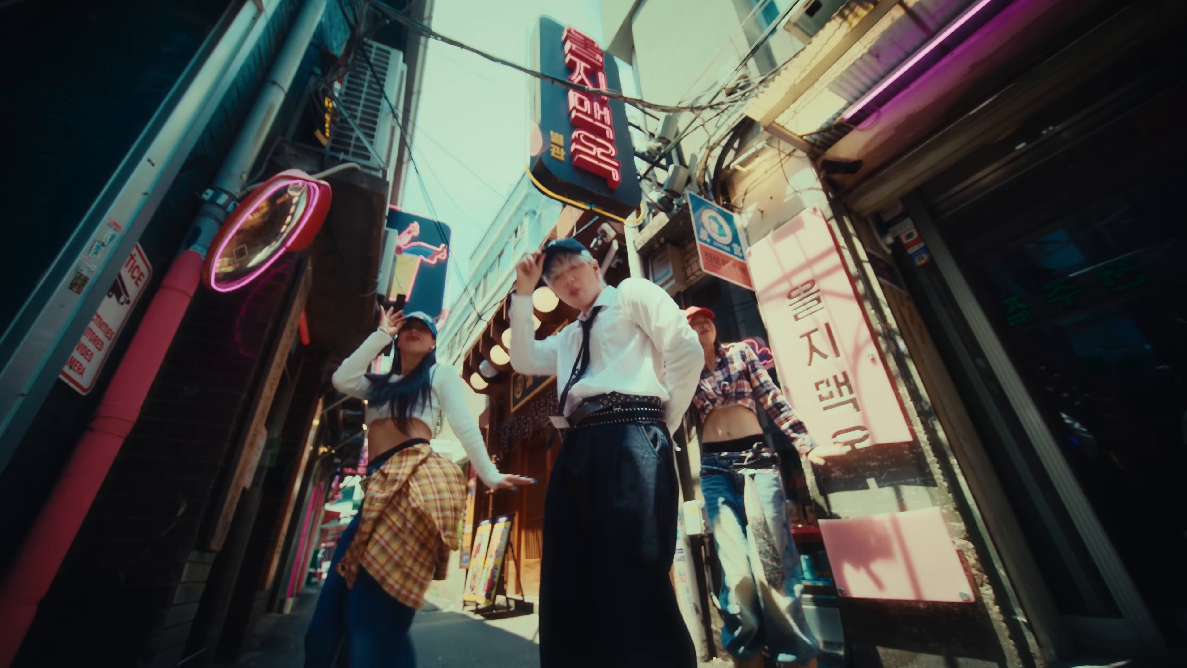 HEY MAMA (2025) —  shot,  lighting