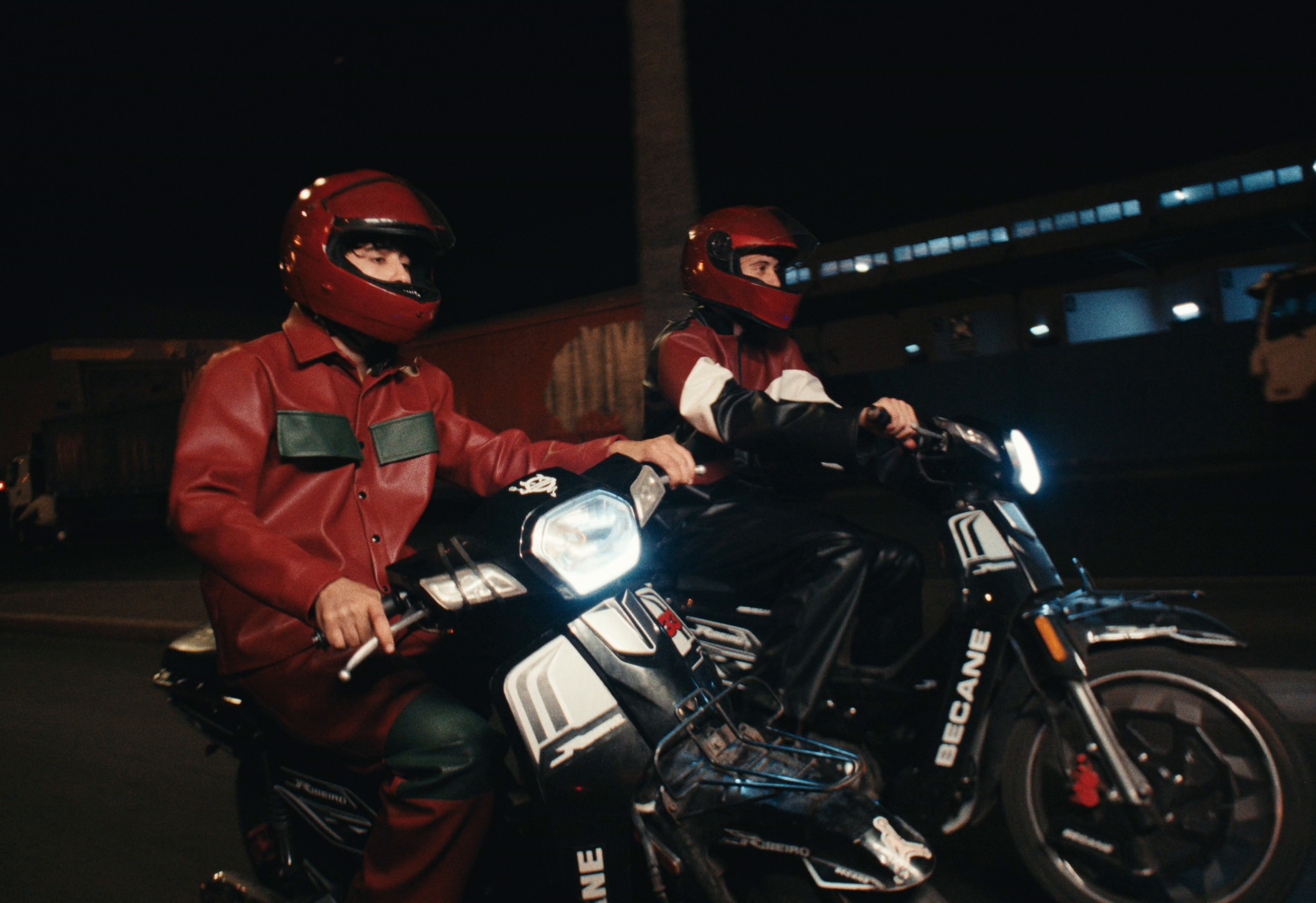 CARTA ROUGE (2025) —  shot,  lighting