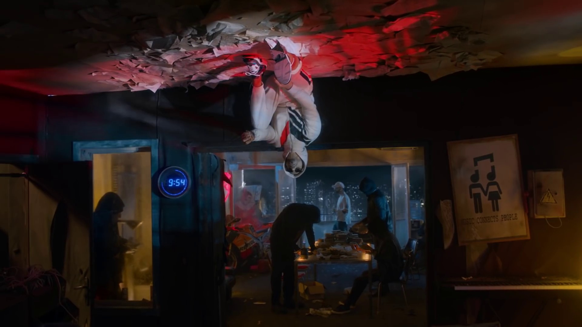 Au DD (2019) —  shot,  lighting