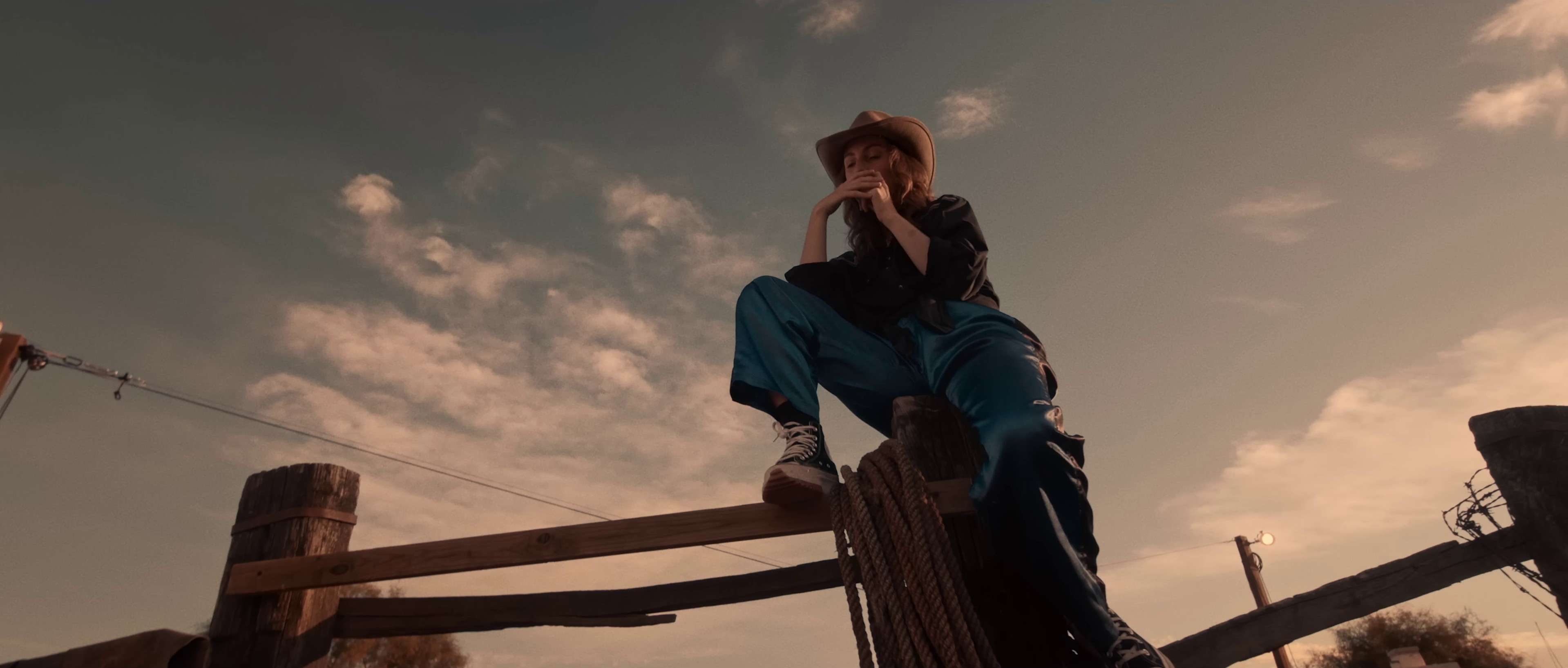 Q (2022) —  shot,  lighting