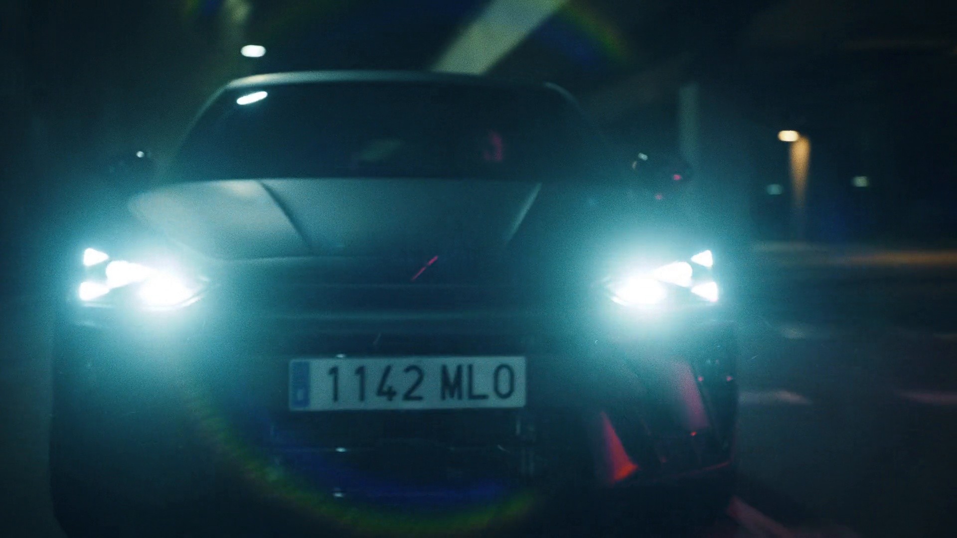 CUPRA LEON. RED THREAD (2024) —  shot,  lighting