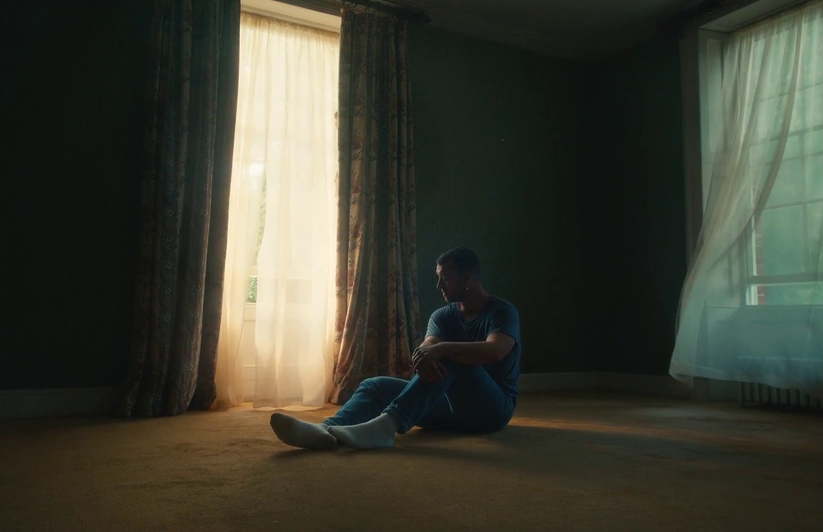 Diamonds (2020) —  shot,  lighting