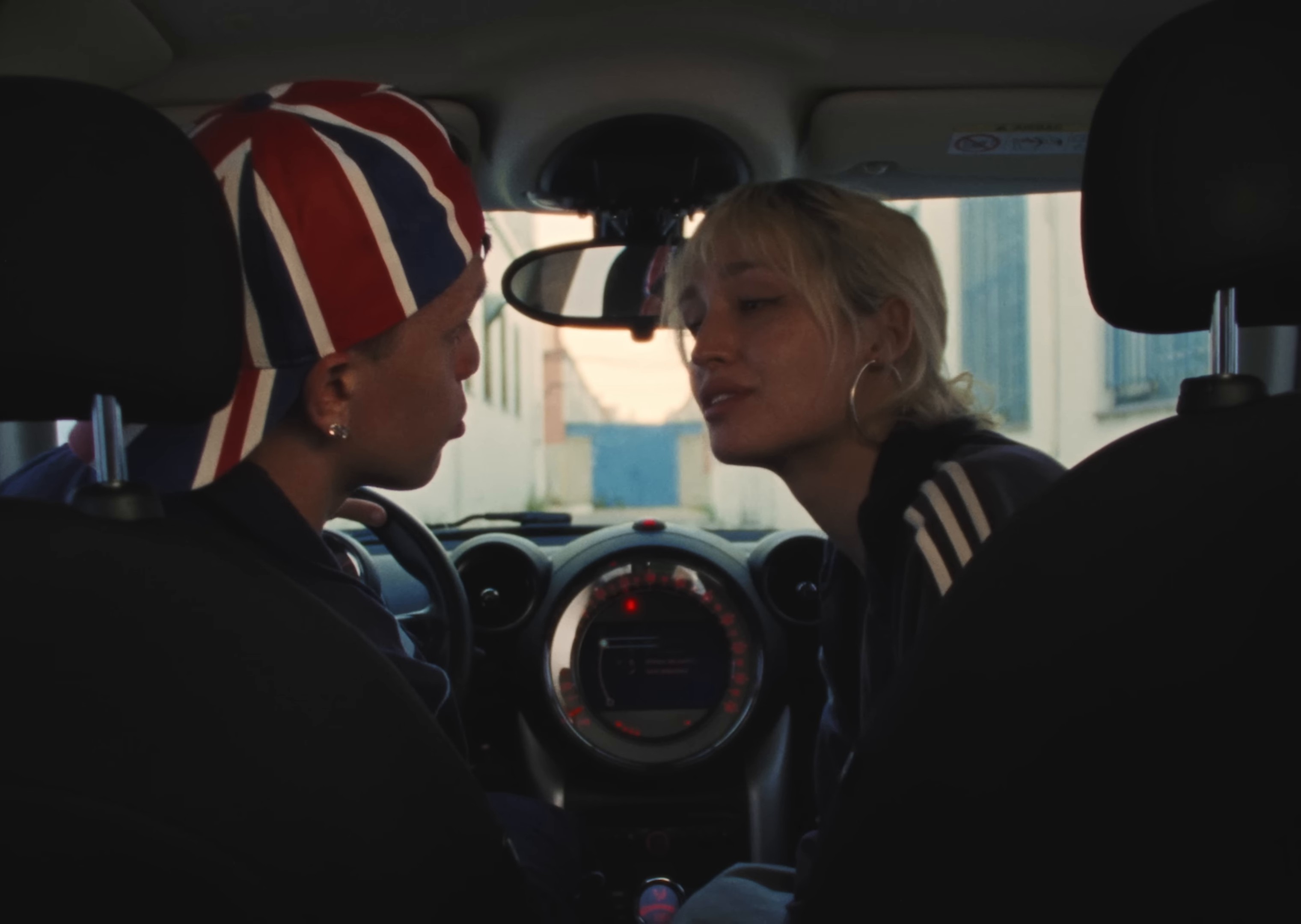 Yo pensaba que me había tocado Dios (2024) —  shot,  lighting