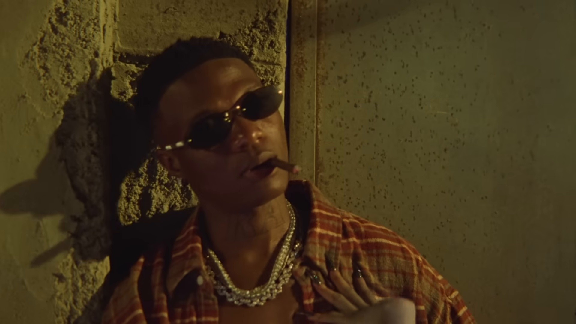 DYNAMITE  (2025) —  shot,  lighting