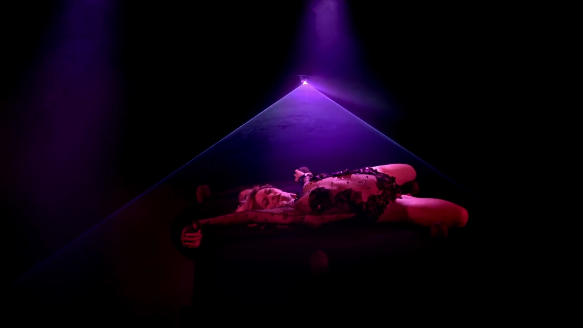 Partition (2021) —  shot,  lighting