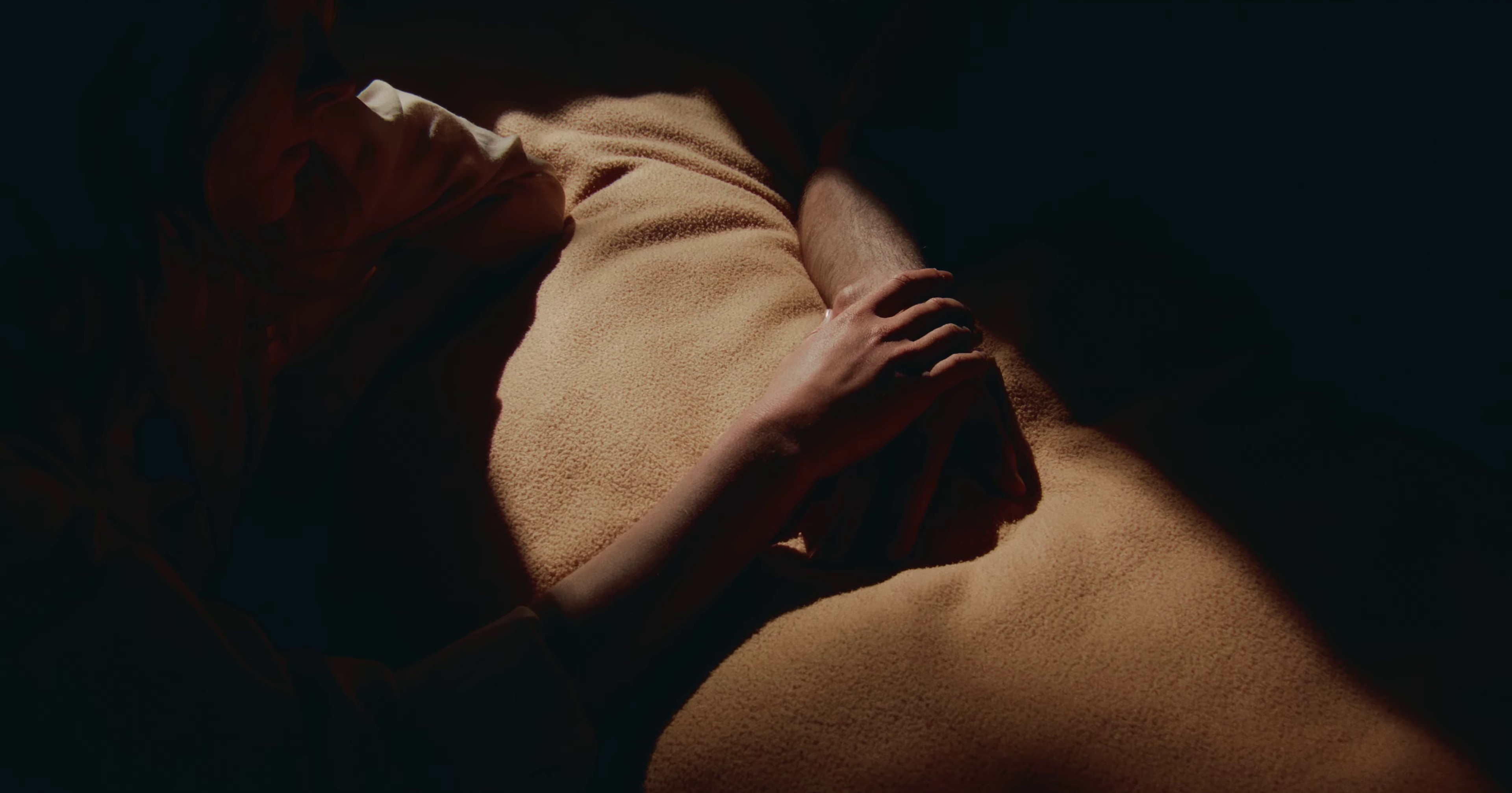 Les Hommes pleurent (2023) —  shot,  lighting