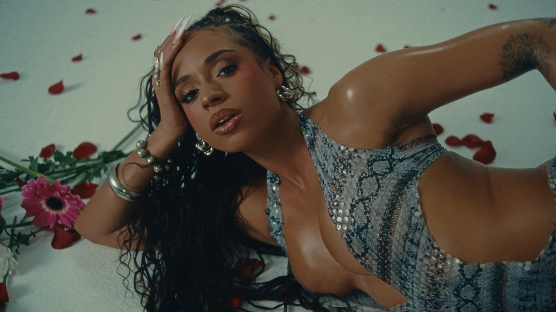 AGLM (2025) —  shot,  lighting