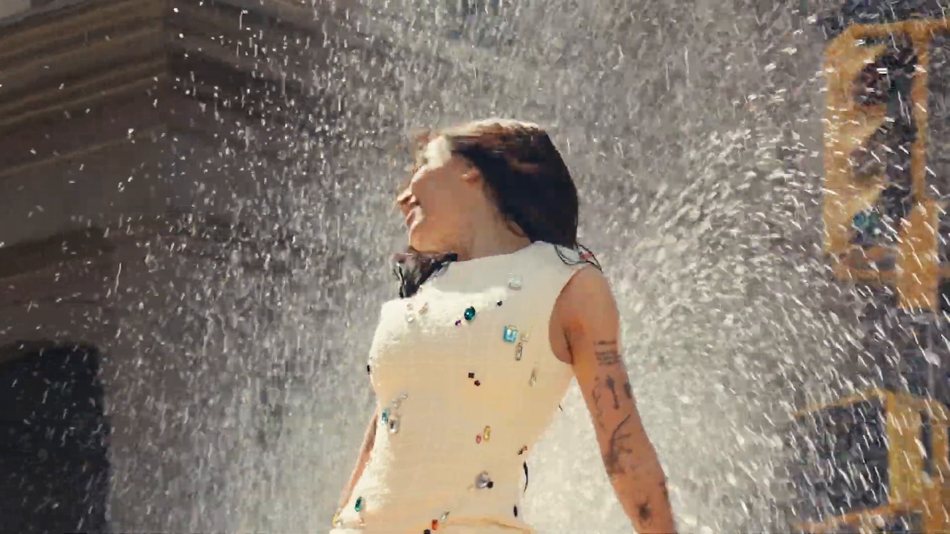 MARC JACOBS PRE-FALL 2025 (2025) —  shot,  lighting