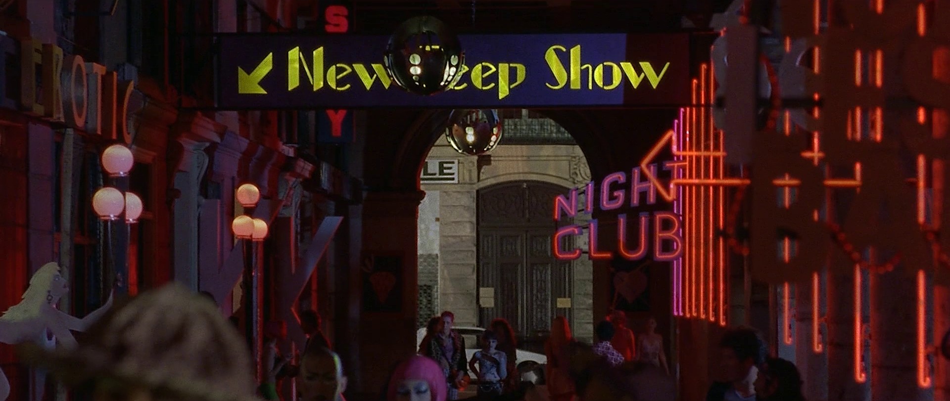 Double Team (1997) —  shot,  lighting