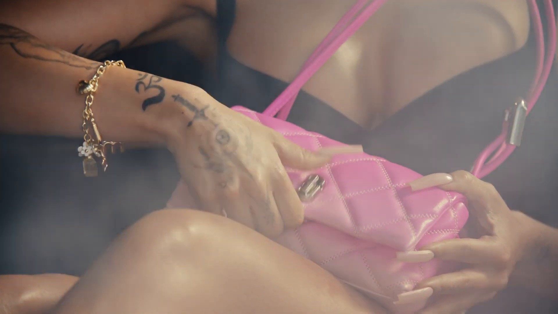 MARC JACOBS PRE-FALL 2025 (2025) —  shot,  lighting