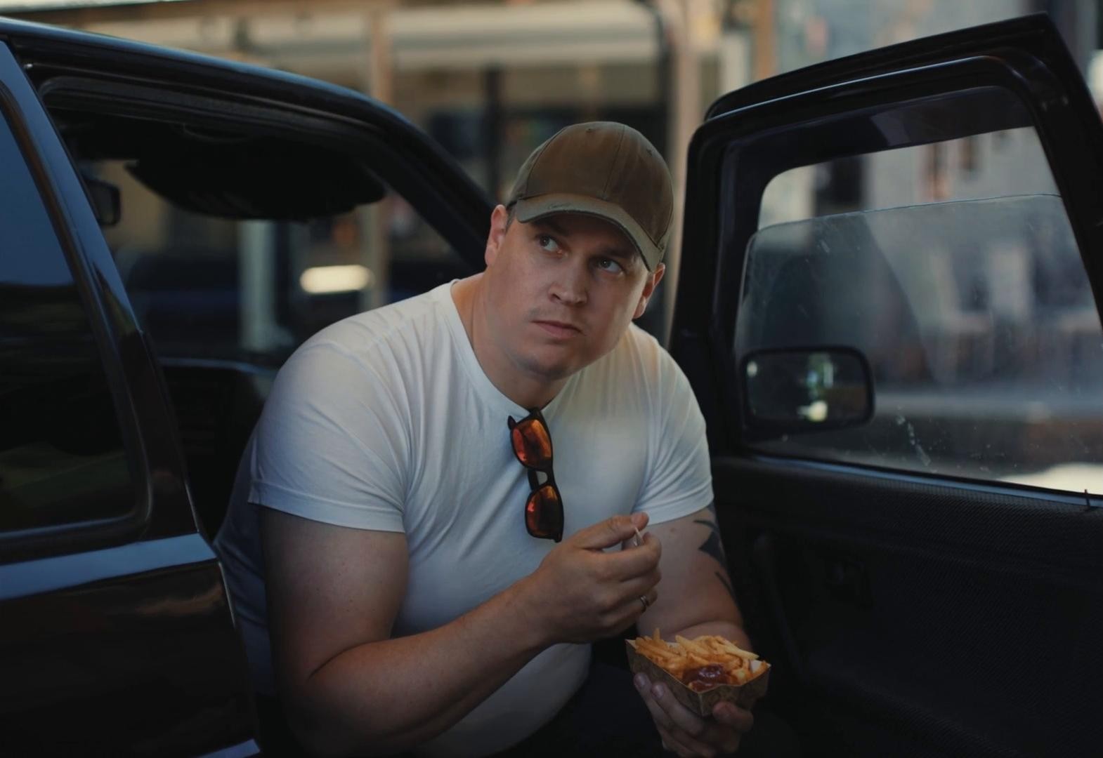 Vinmonopolet - Adult things (2024) —  shot,  lighting