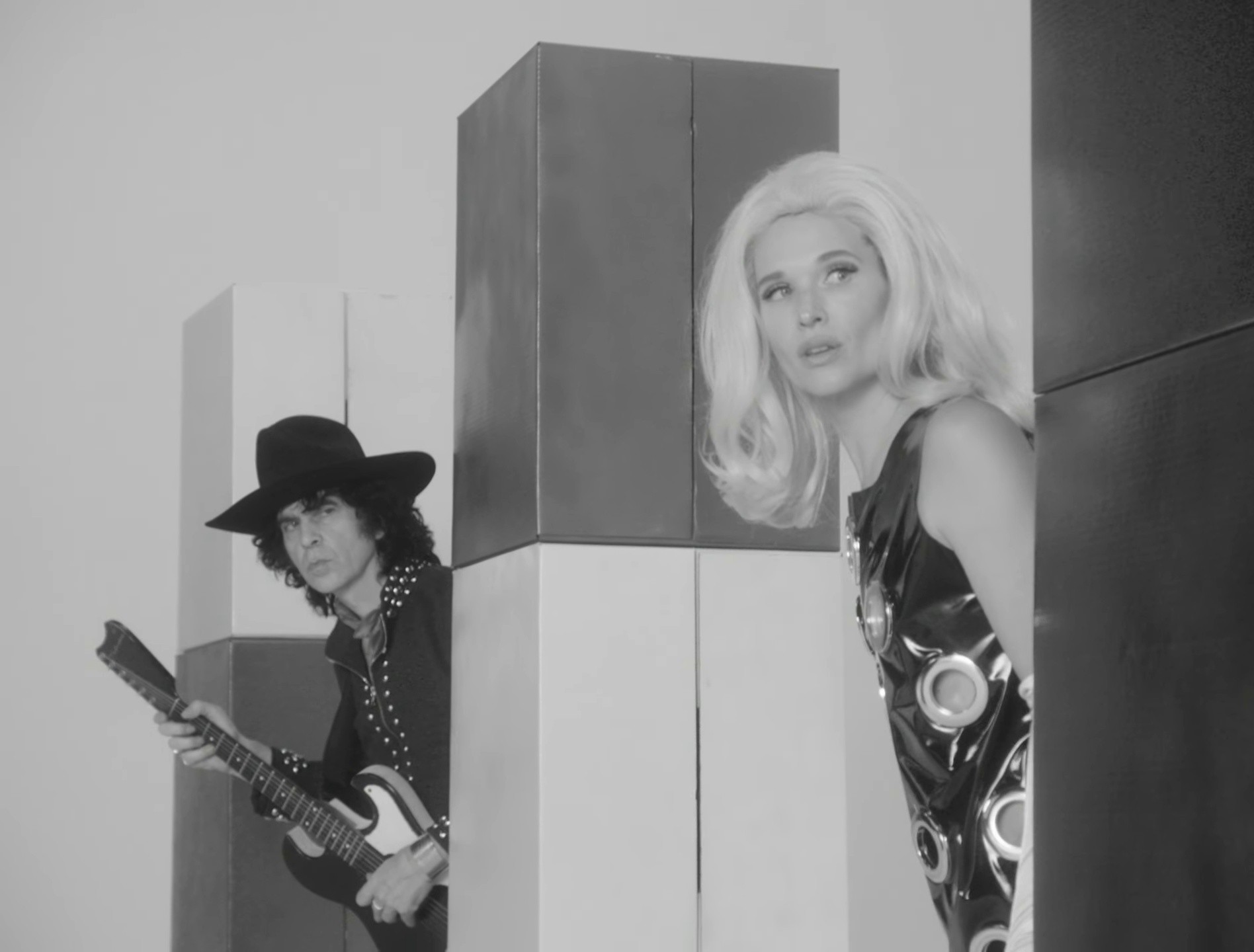 Gunslinger (2025) —  shot,  lighting