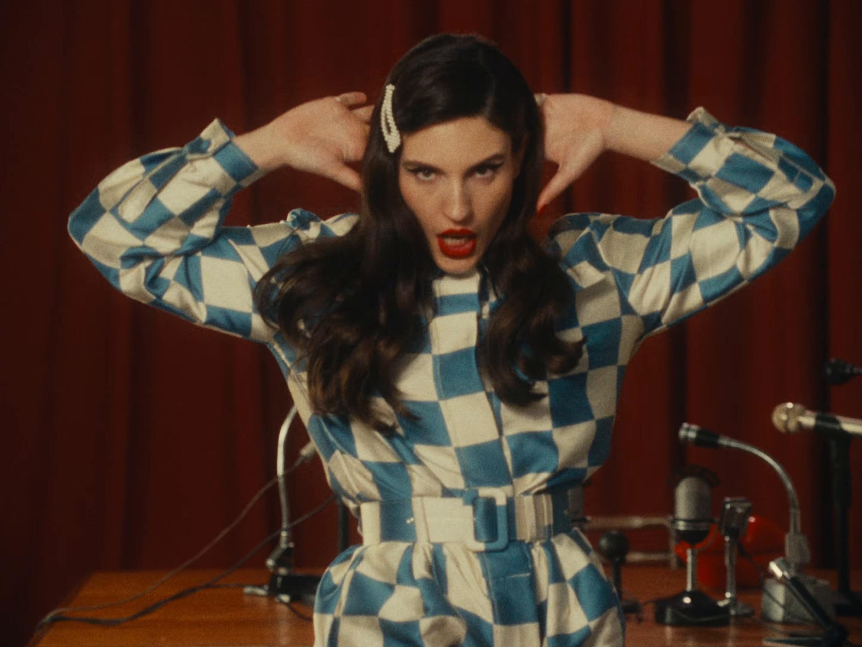 Sì lo so (2026) —  shot,  lighting