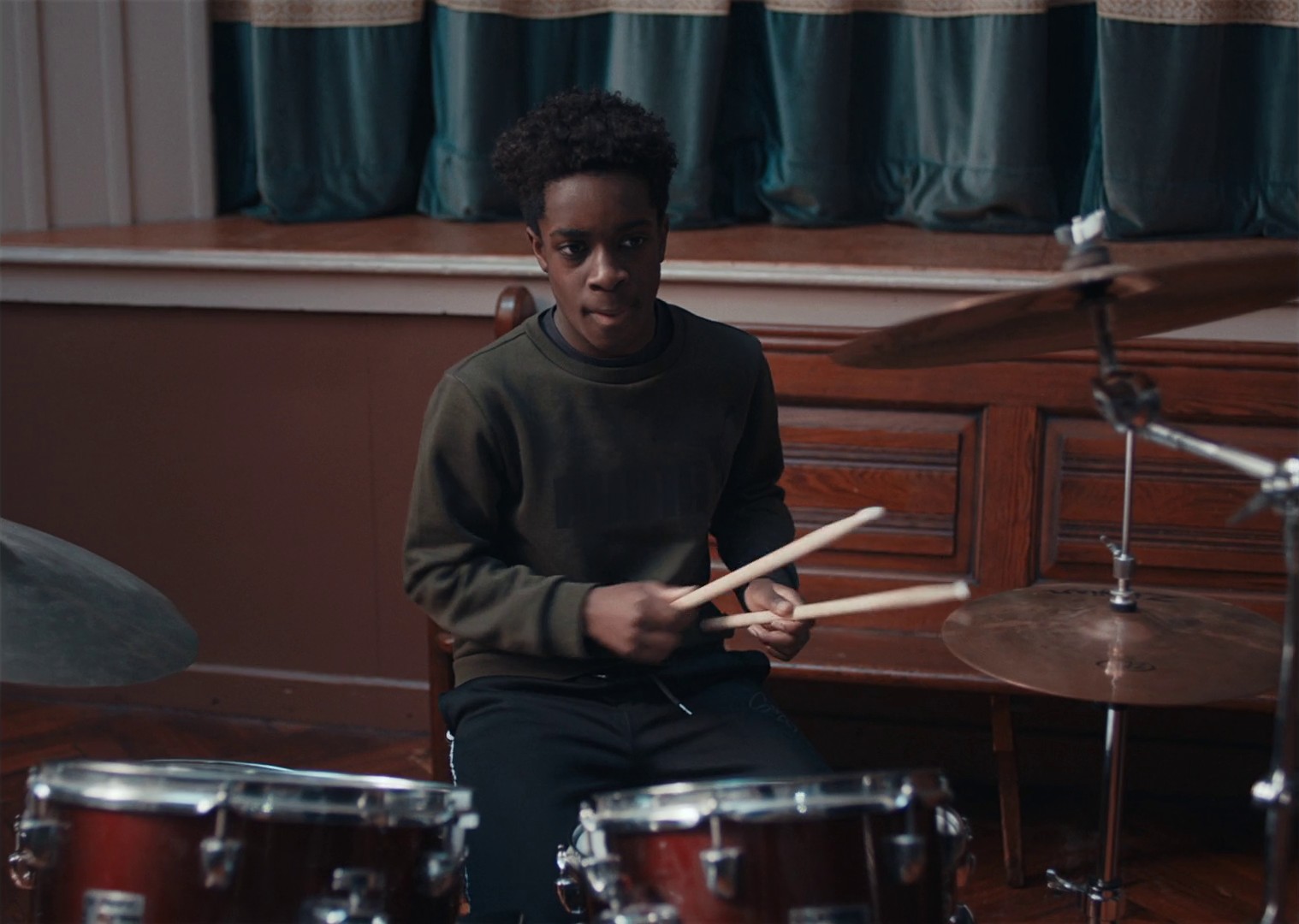 Javelin  (2019) —  shot,  lighting