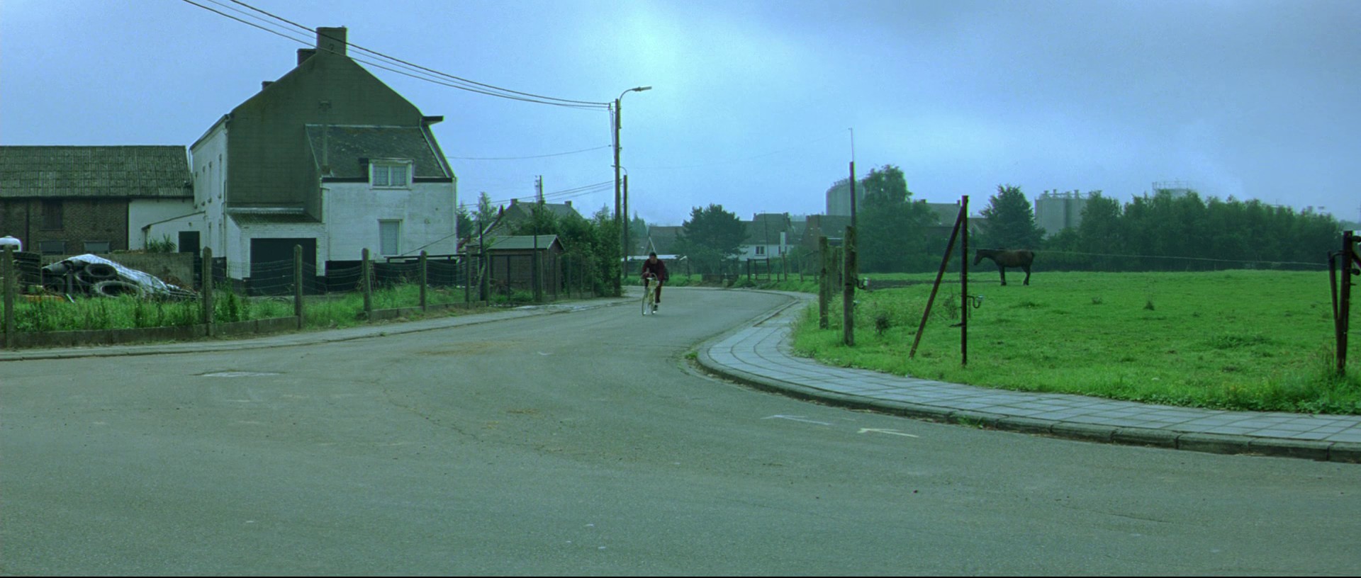 Le vélo de Ghislain Lambert (2001) —  shot,  lighting
