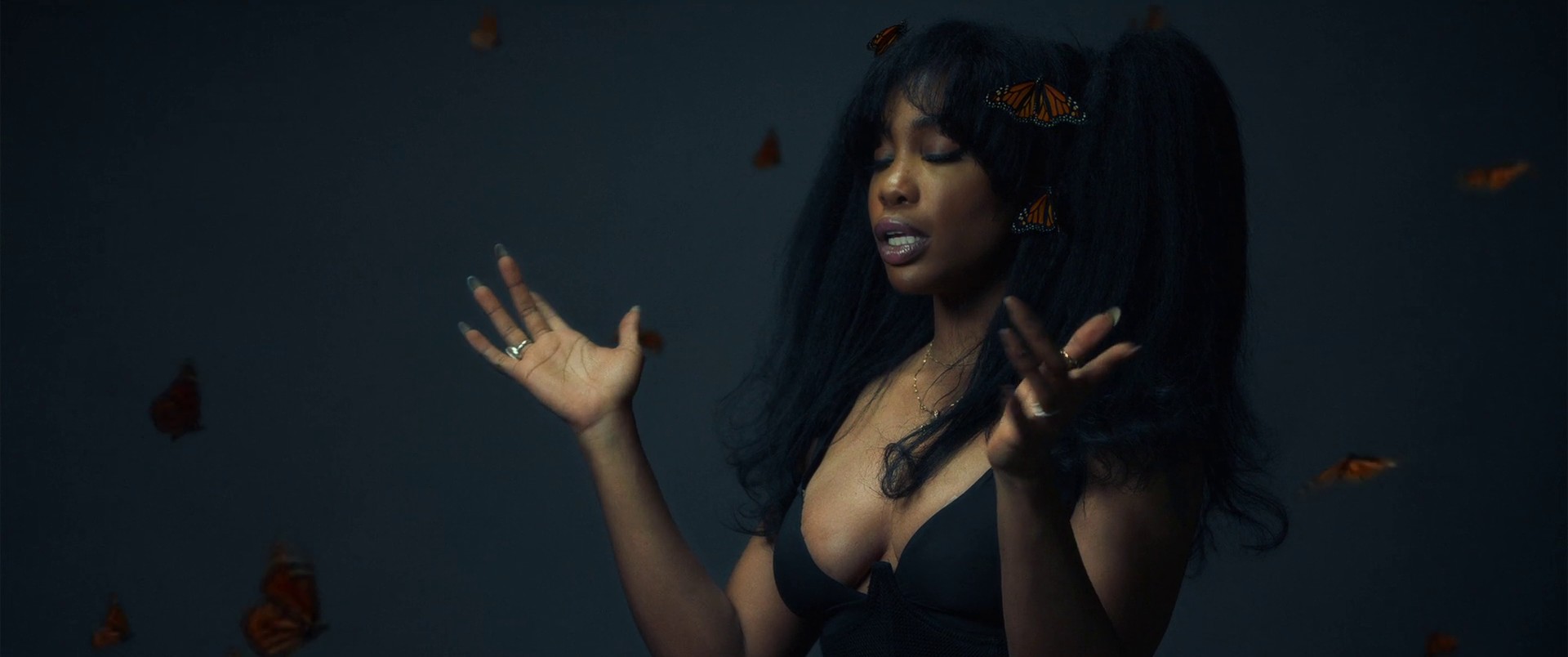 Love Galore (2017) —  shot,  lighting