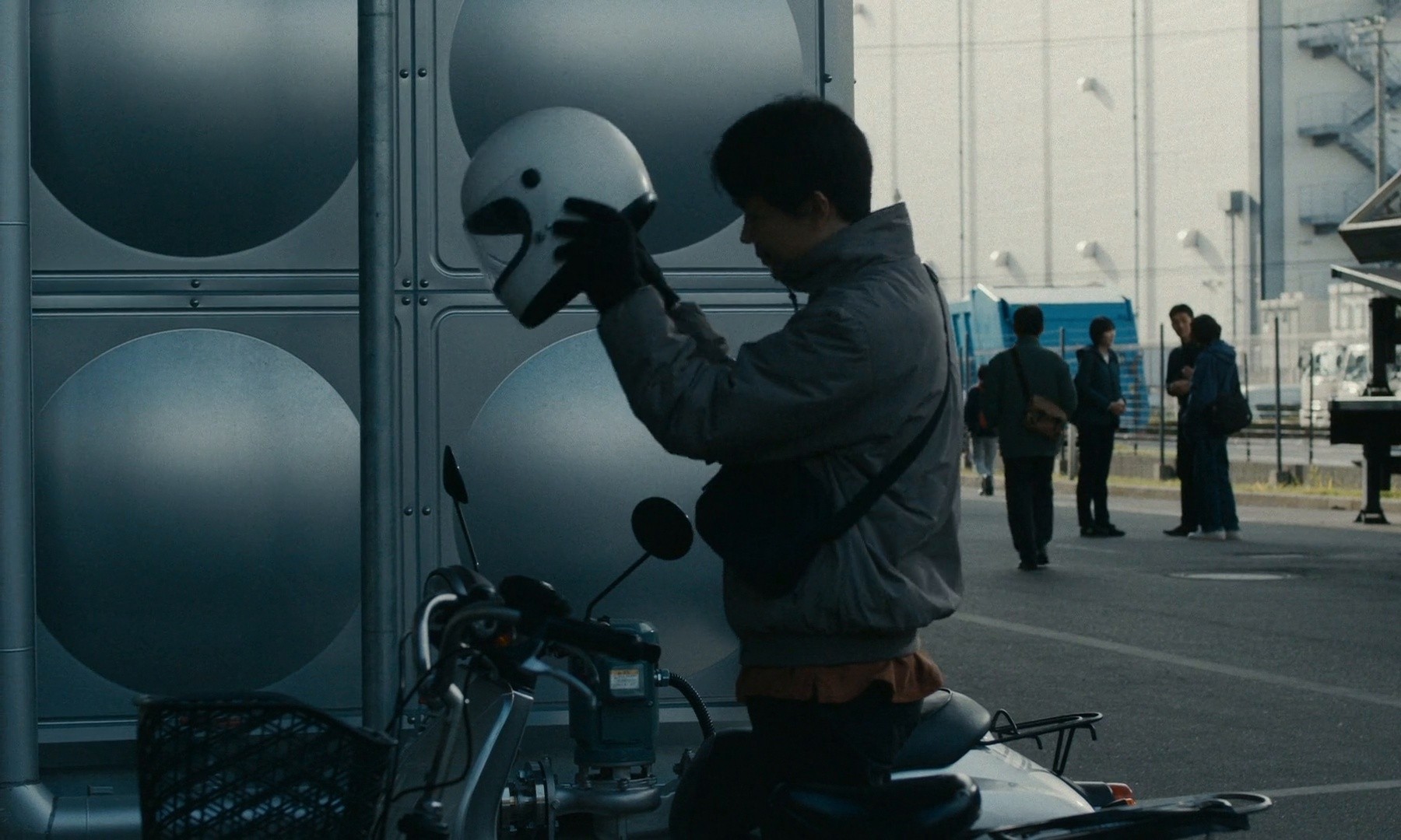 Cloud (2025) —  shot,  lighting