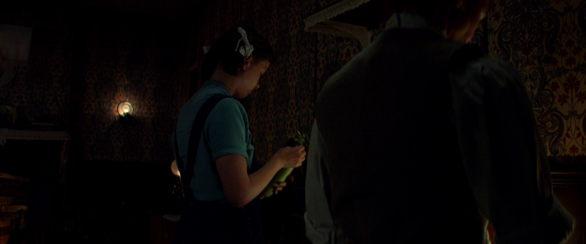 Pearl (2022) —  shot,  lighting