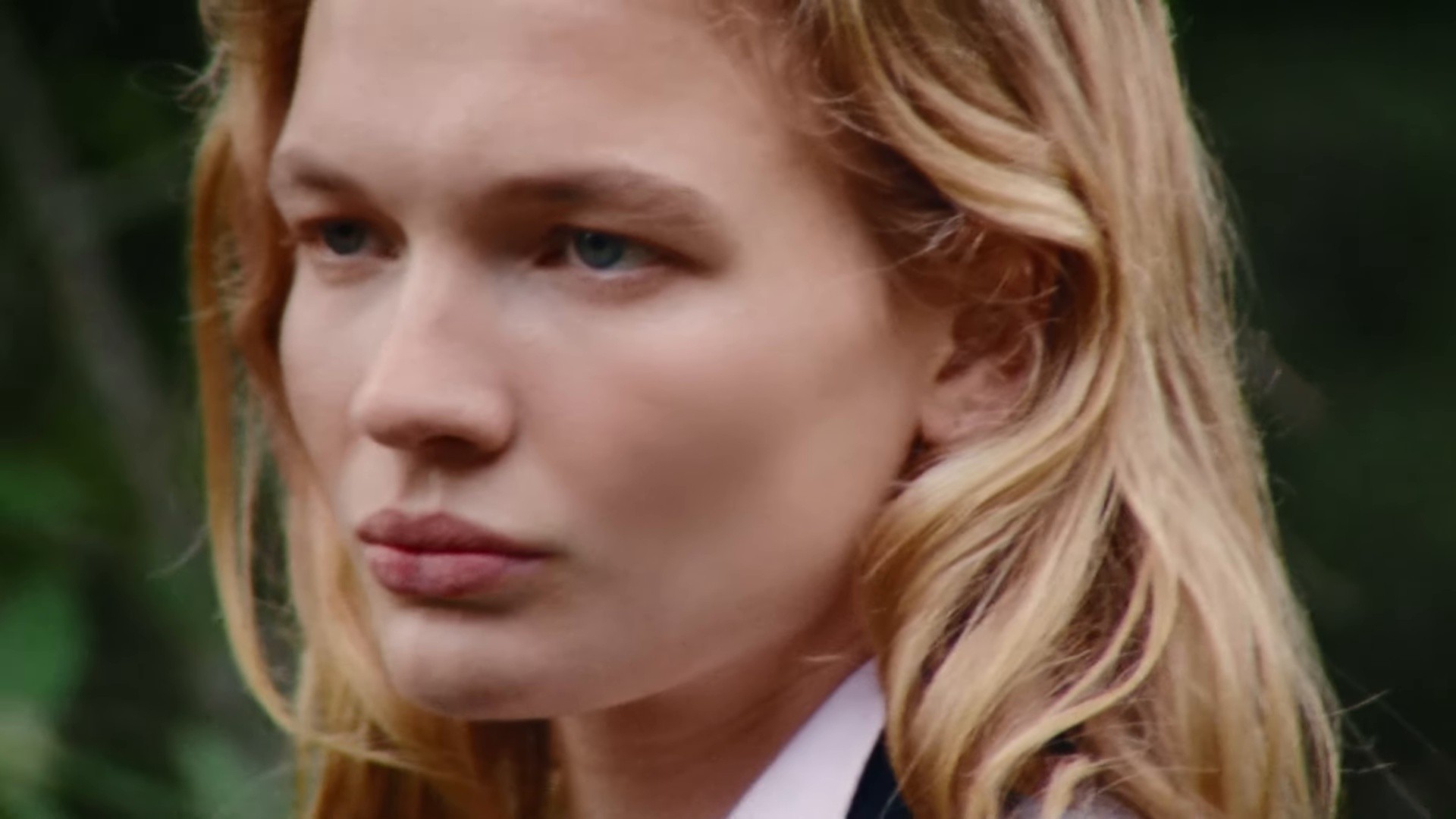 Miu Miu L’Eté 2025 Campaign (2025) —  shot,  lighting