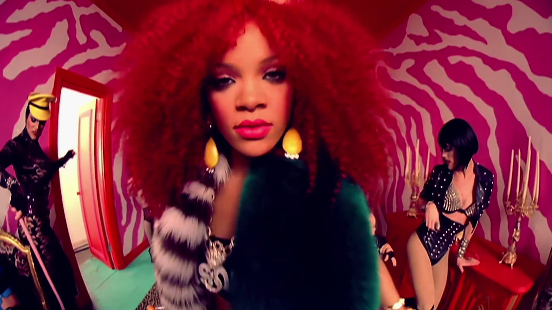 S&M (2011) —  shot,  lighting